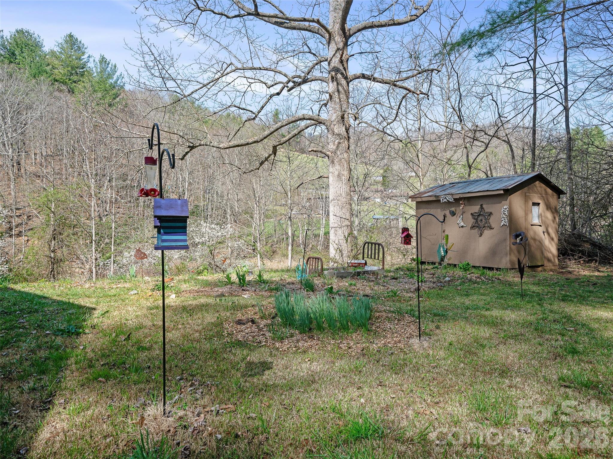 1280 Old Mine Fork Road — Burnsville