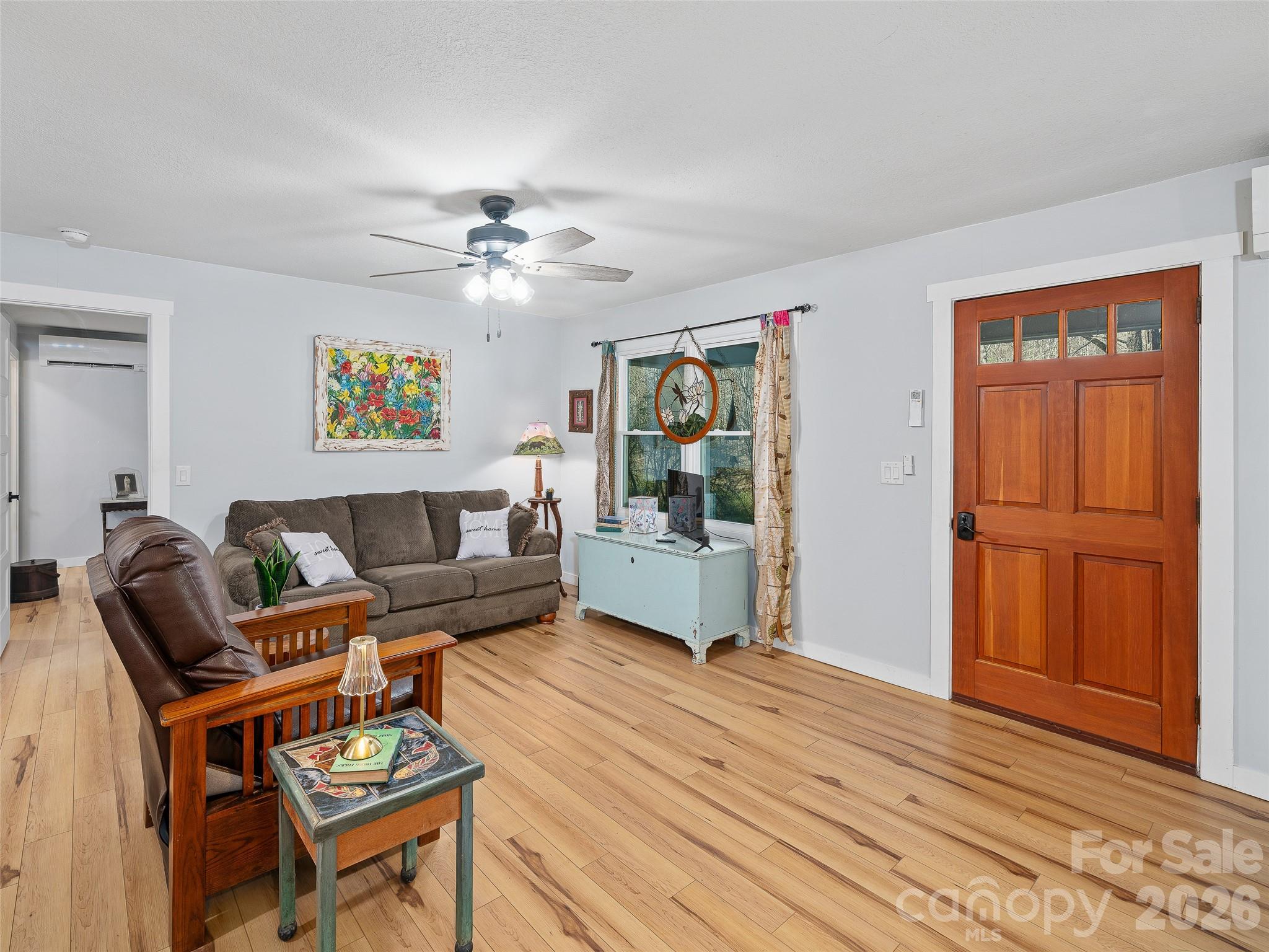 1280 Old Mine Fork Road — Burnsville