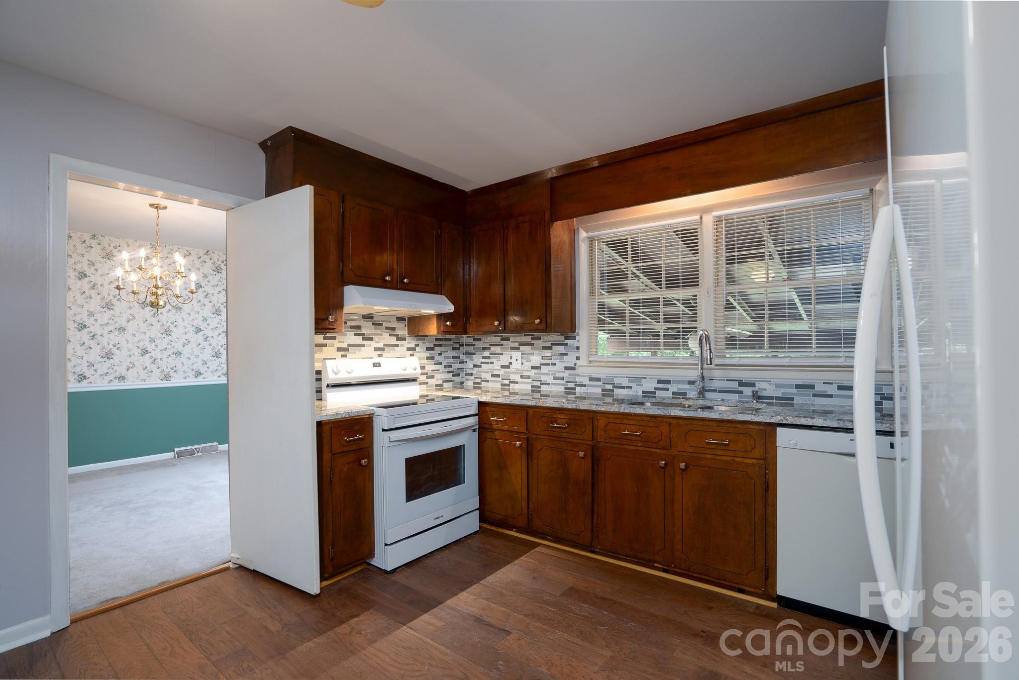 5742 faulconbridge Road — Charlotte