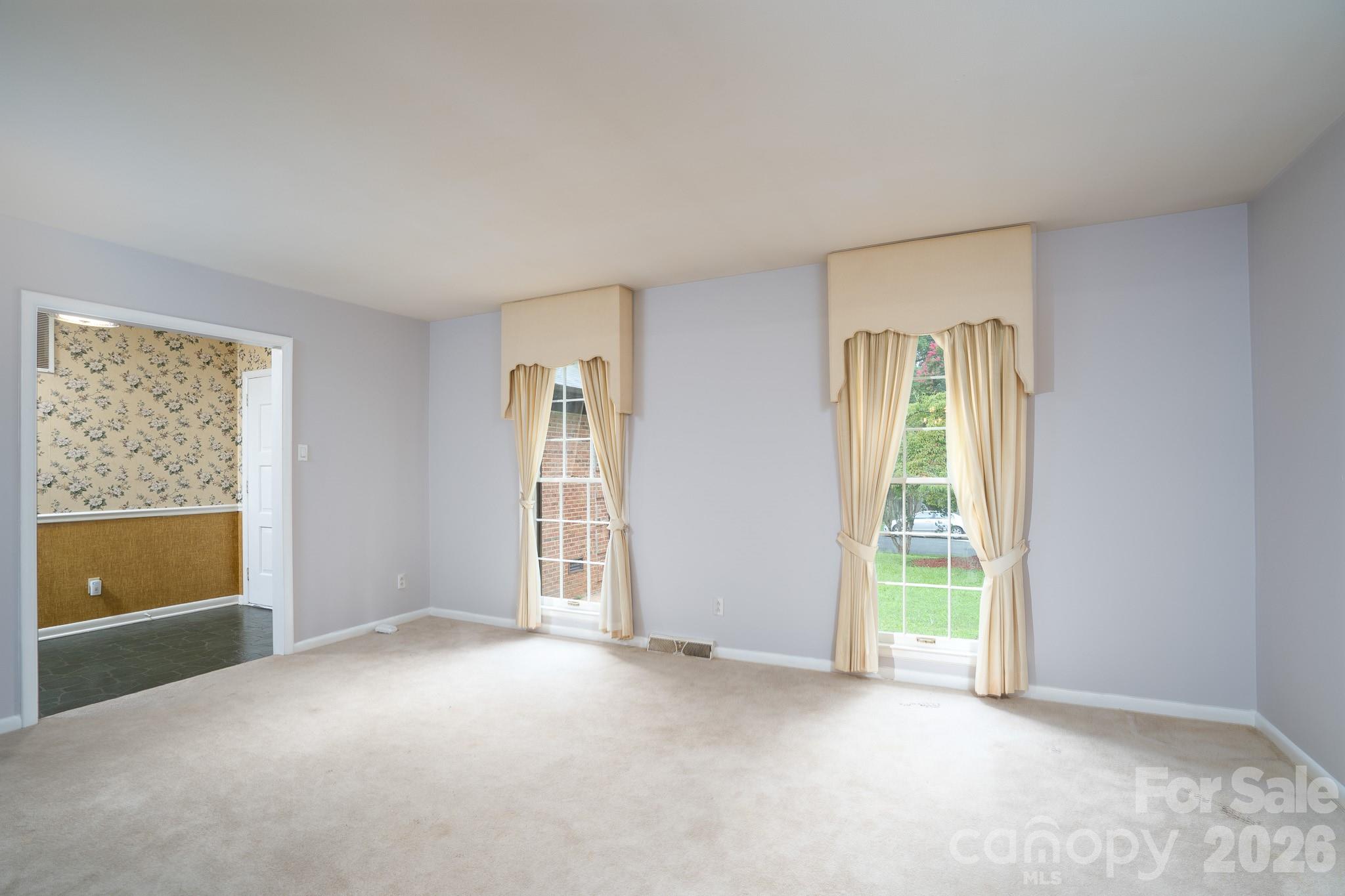 5742 faulconbridge Road — Charlotte