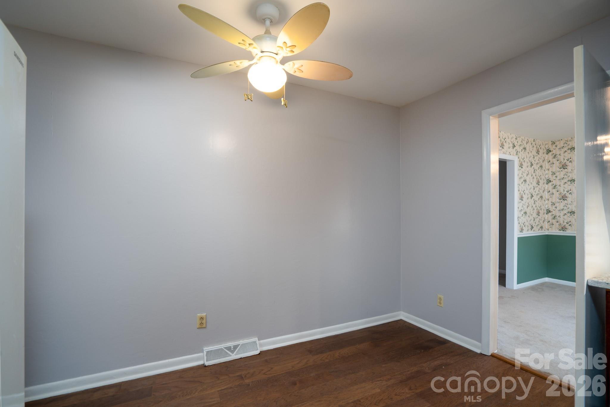 5742 faulconbridge Road — Charlotte