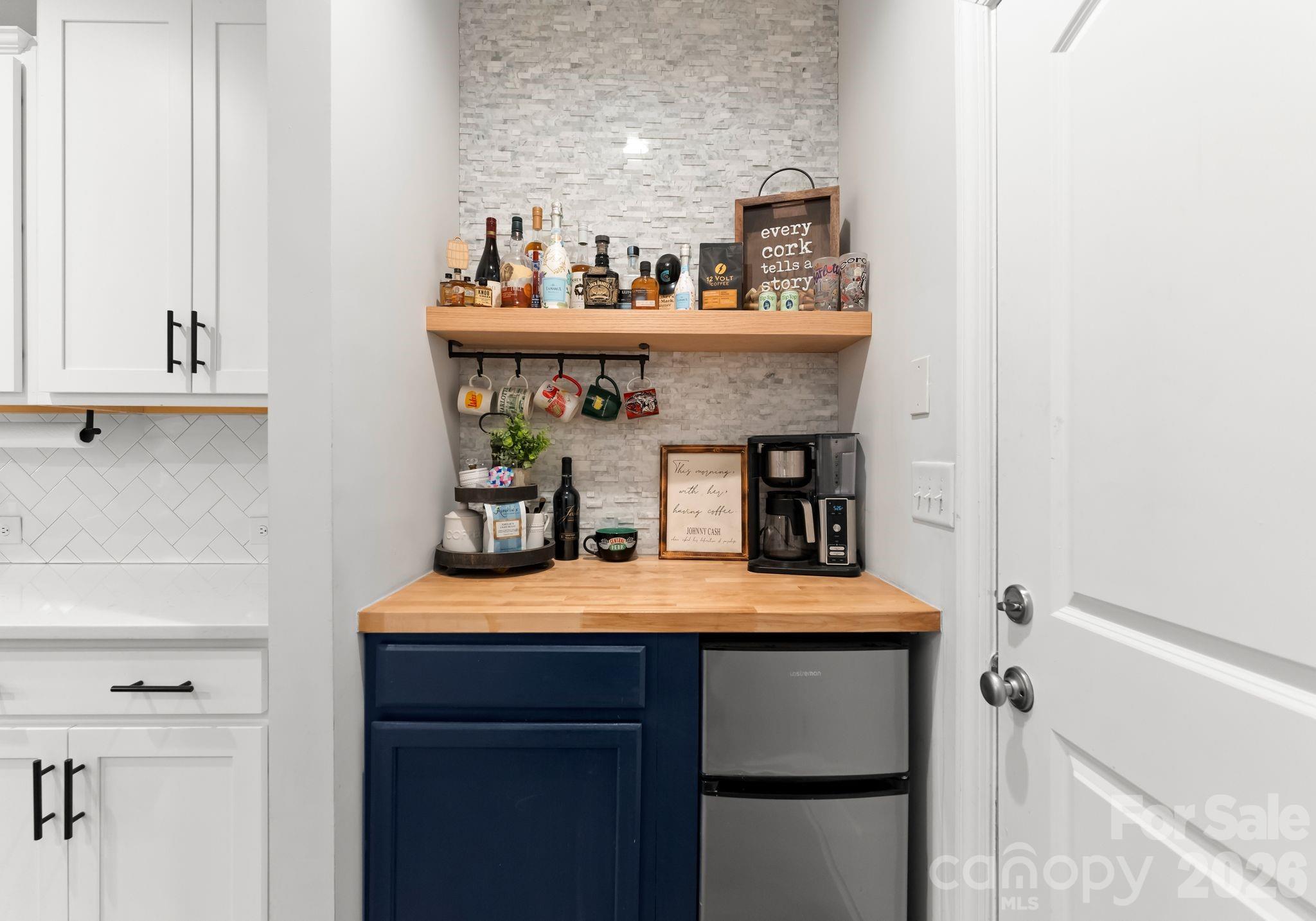 7017 Kingfisher Way — Belmont