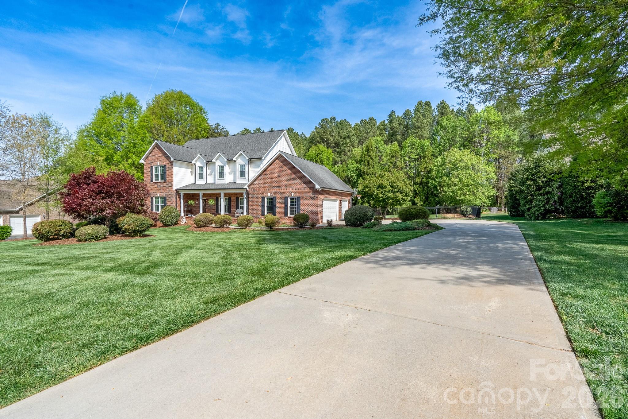 176 Spring Forest Drive — Statesville