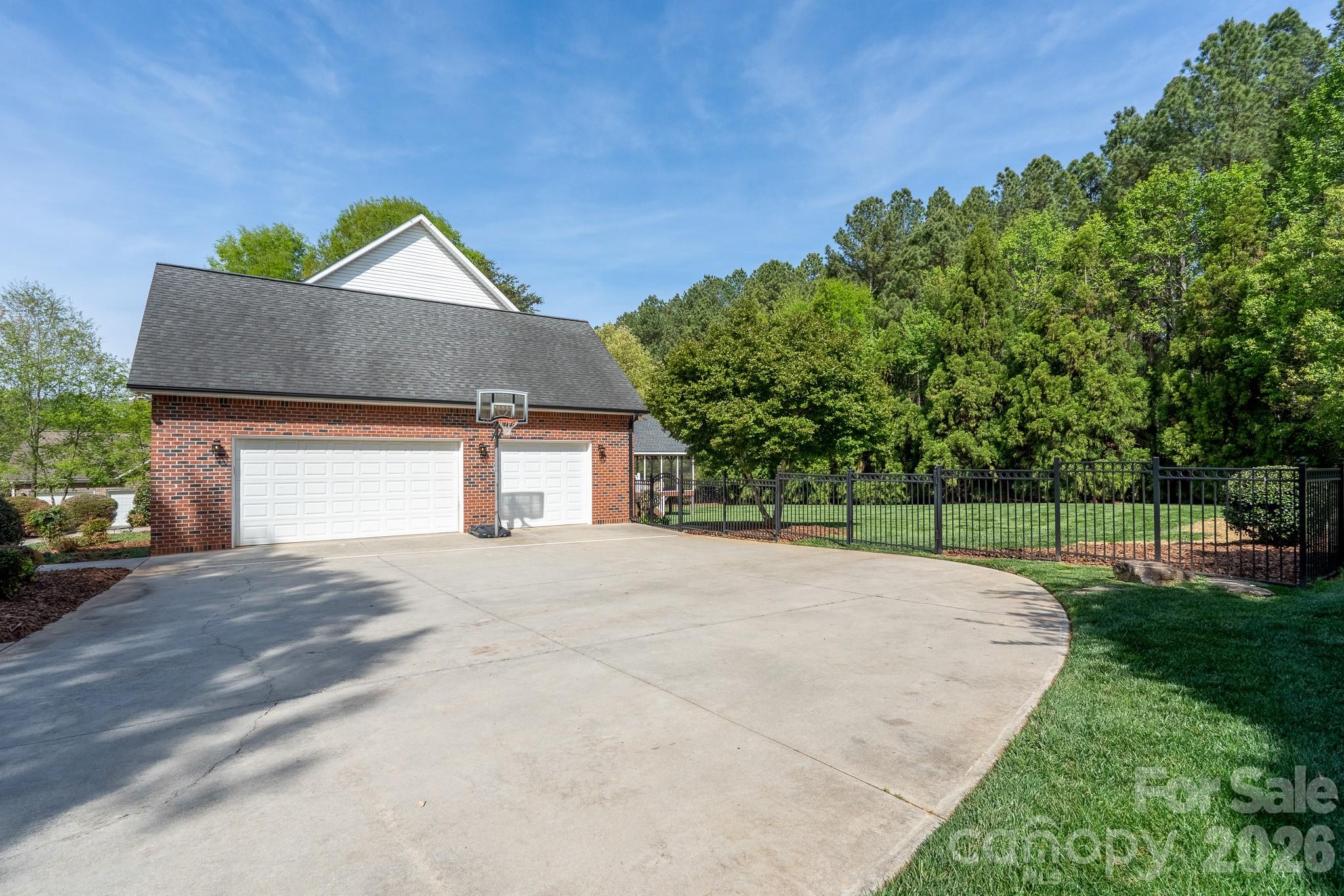 176 Spring Forest Drive — Statesville