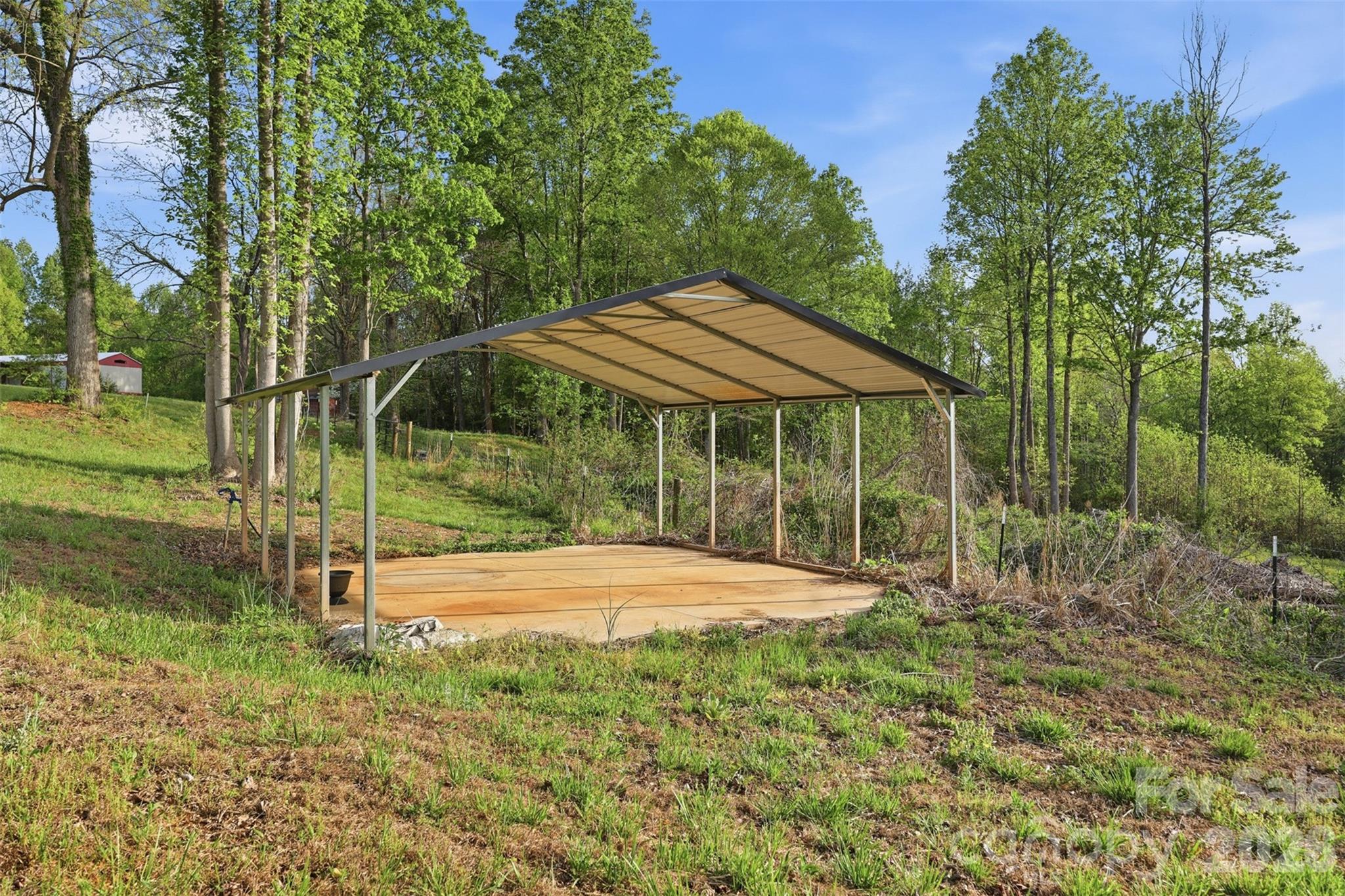3958 Sulphur Springs Road — Hiddenite