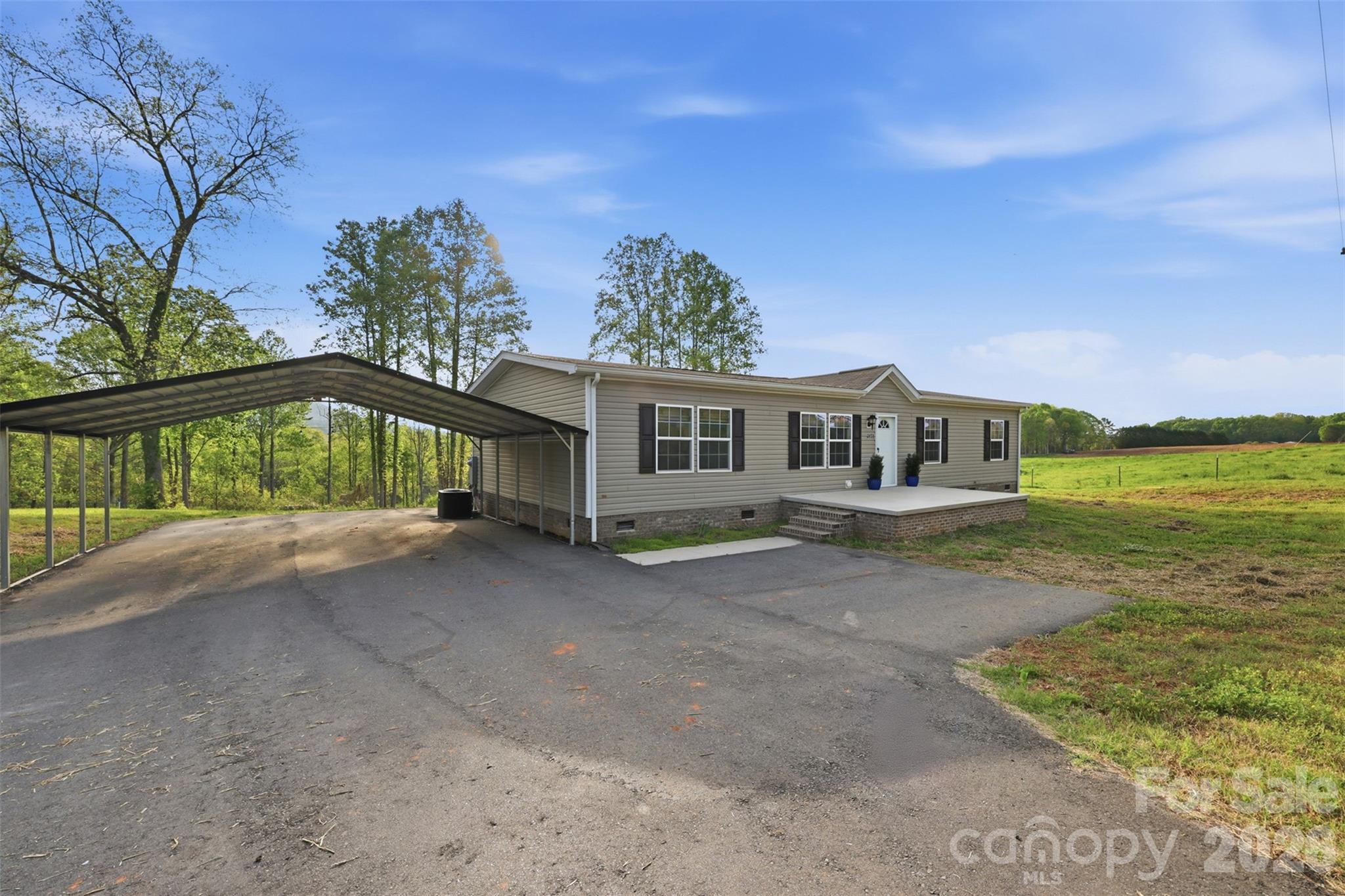 3958 Sulphur Springs Road — Hiddenite