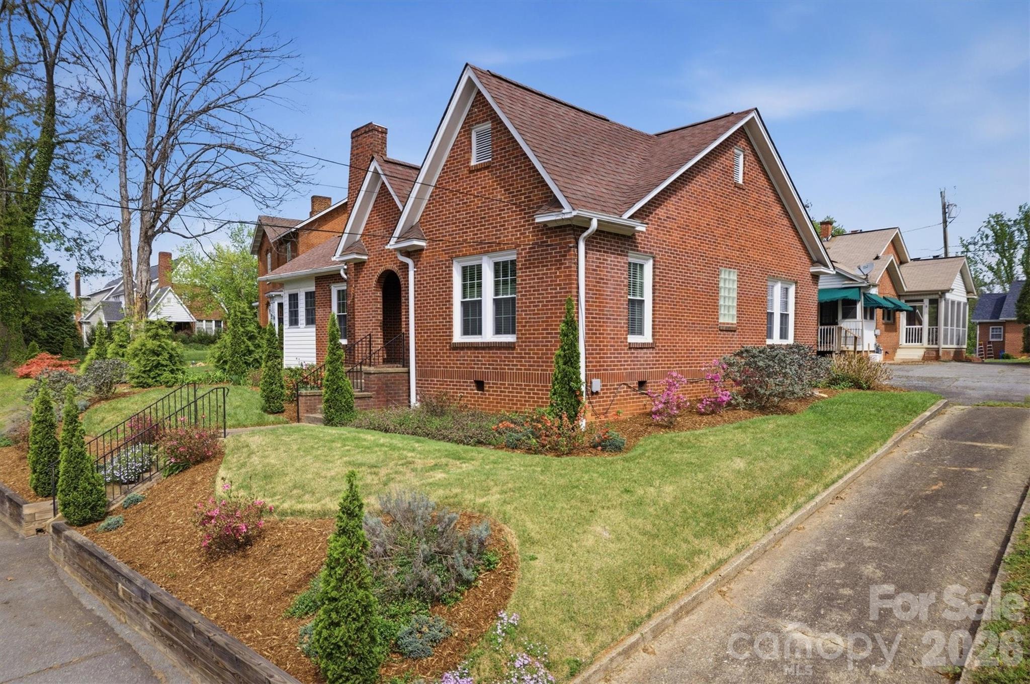 406 N Green Street — Morganton