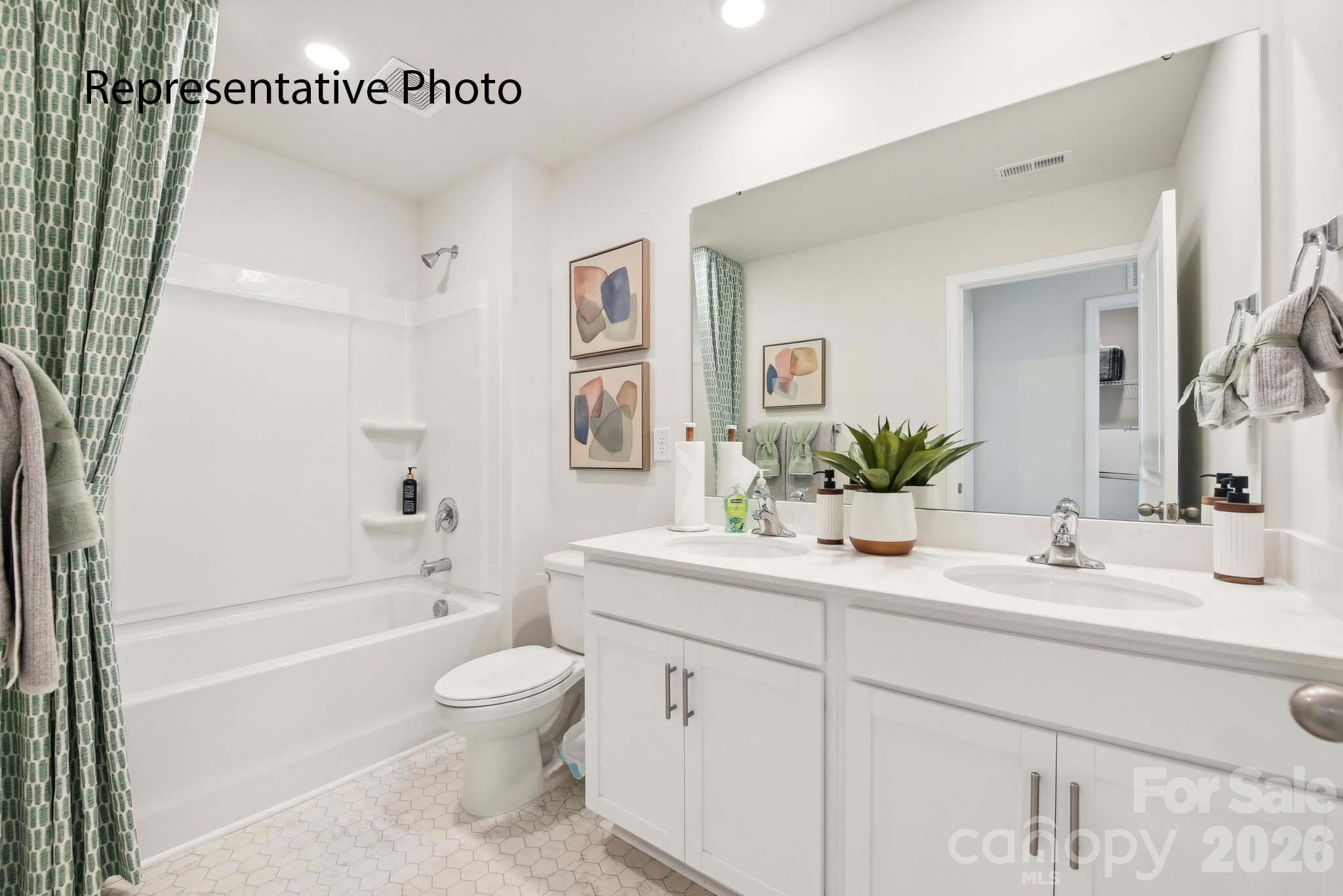 556 N Sparkleberry Street — Chester