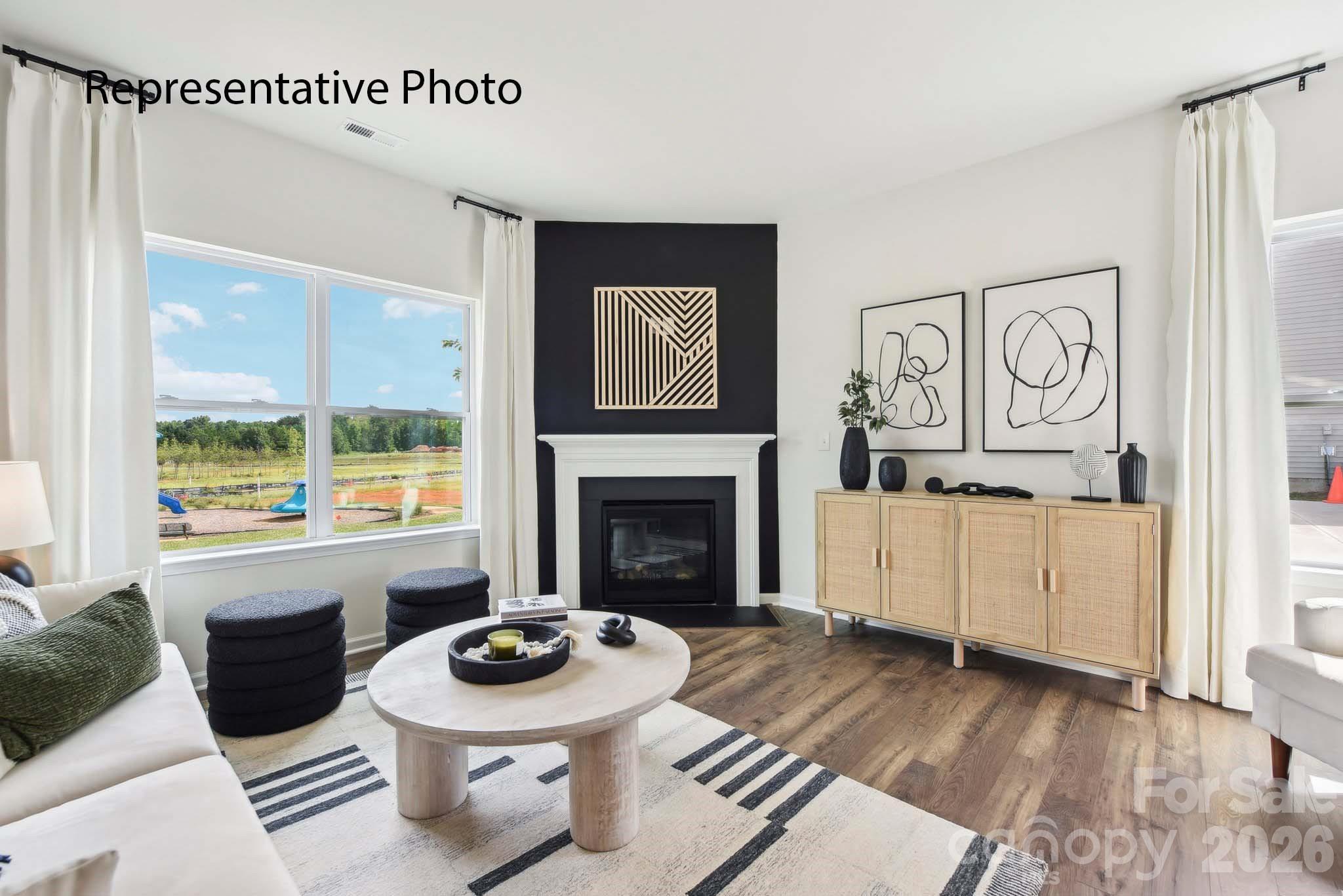 556 N Sparkleberry Street — Chester