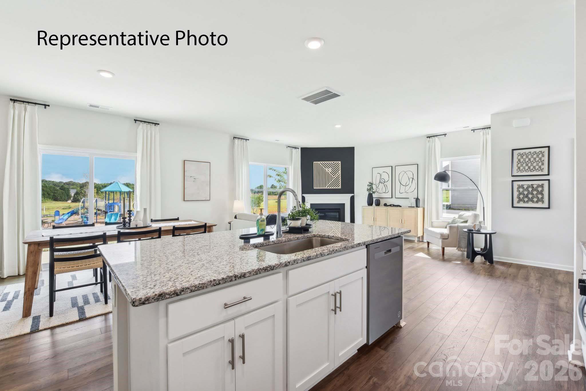 556 N Sparkleberry Street — Chester
