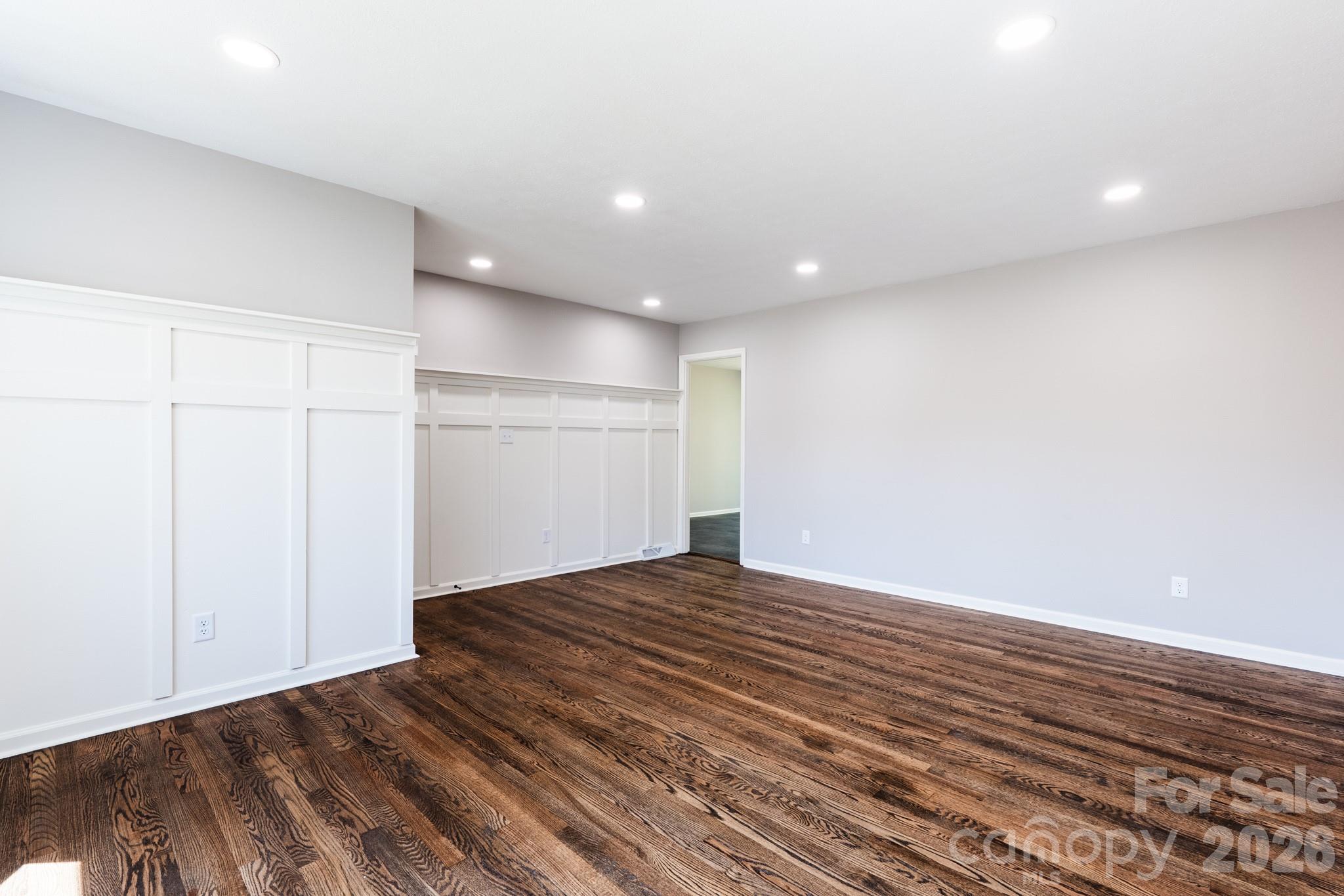 8 Hillview Road — Asheville