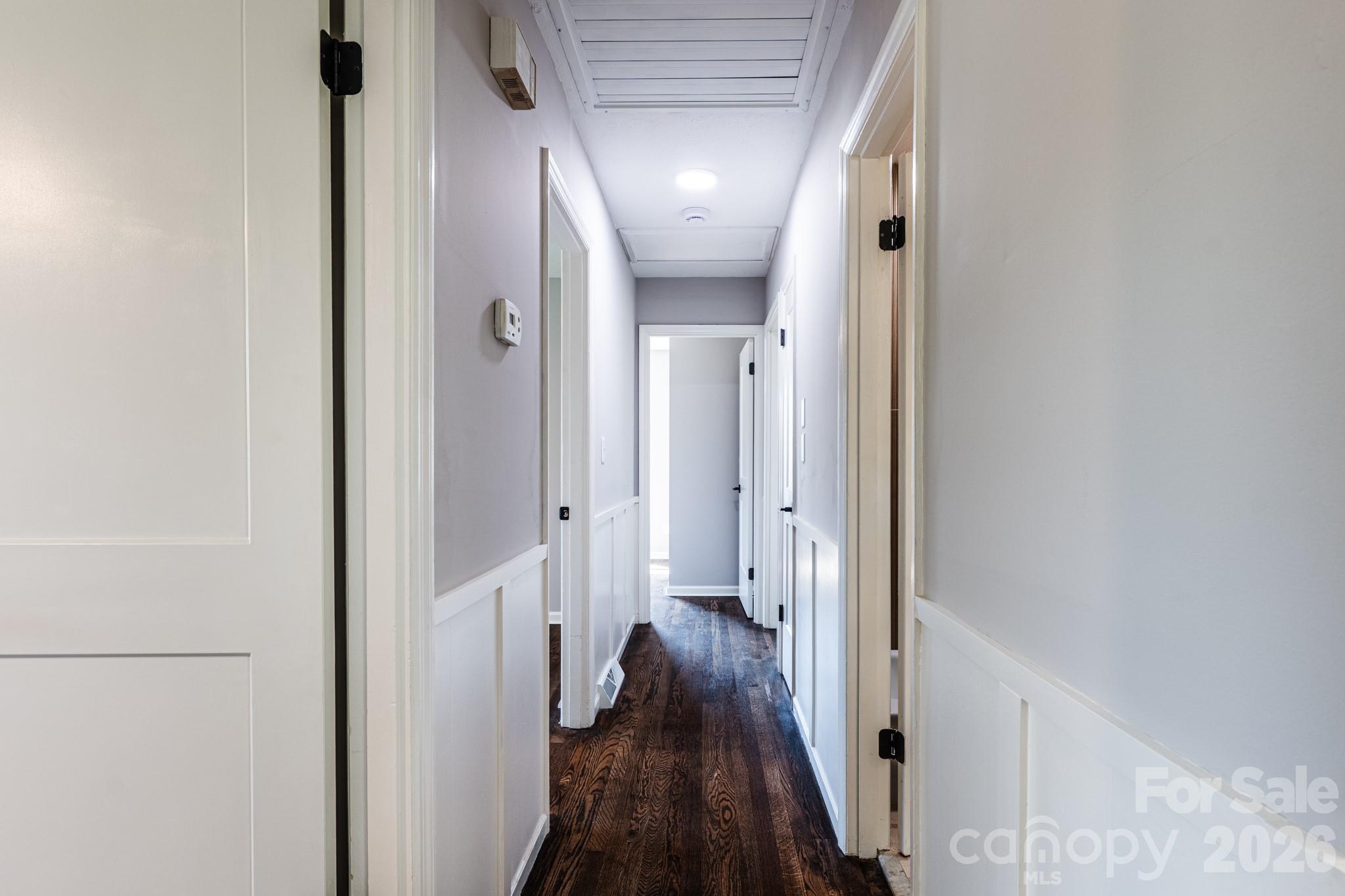 8 Hillview Road — Asheville