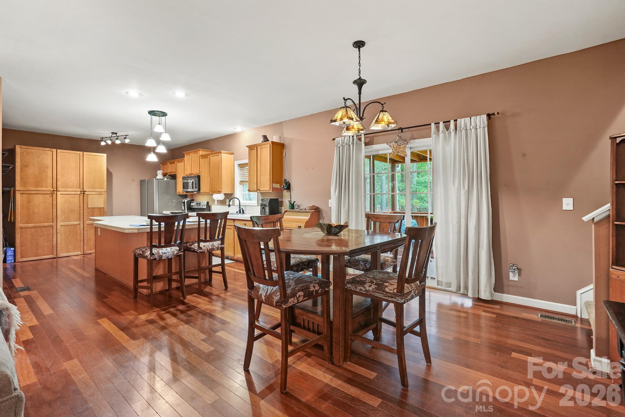 4376 Scenic View Court — Iron Station