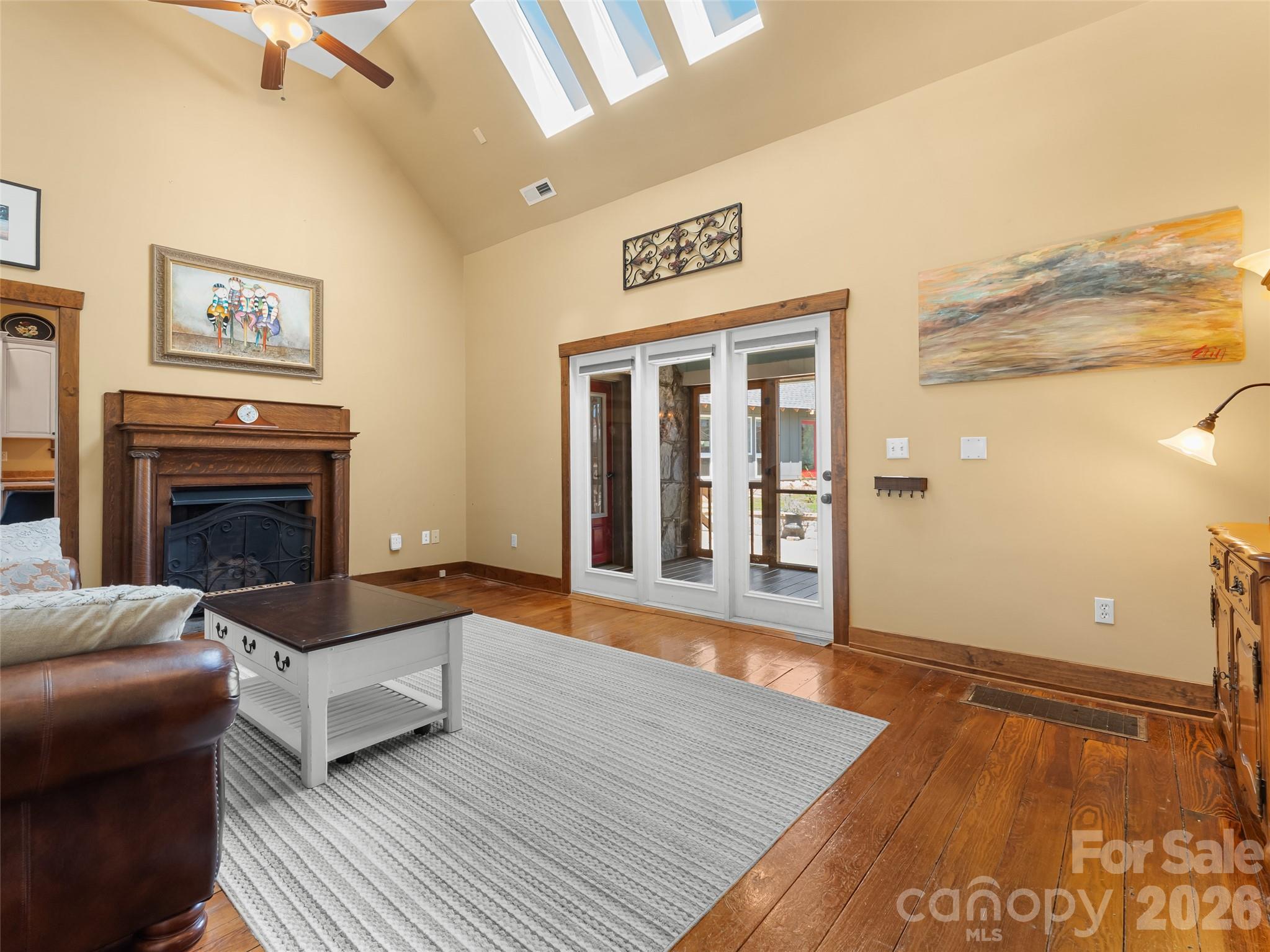 60 W Morgan Street — Brevard