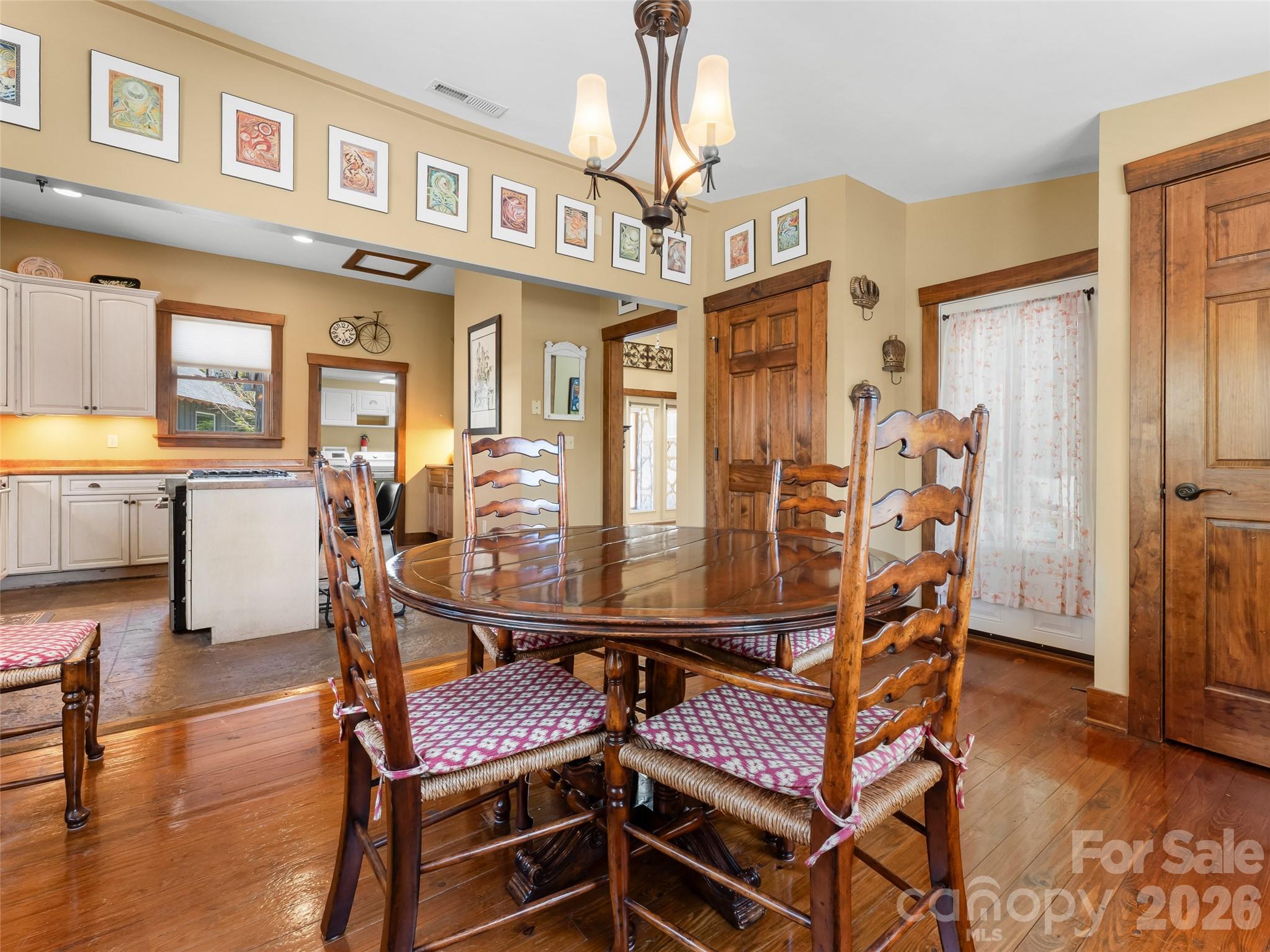 60 W Morgan Street — Brevard