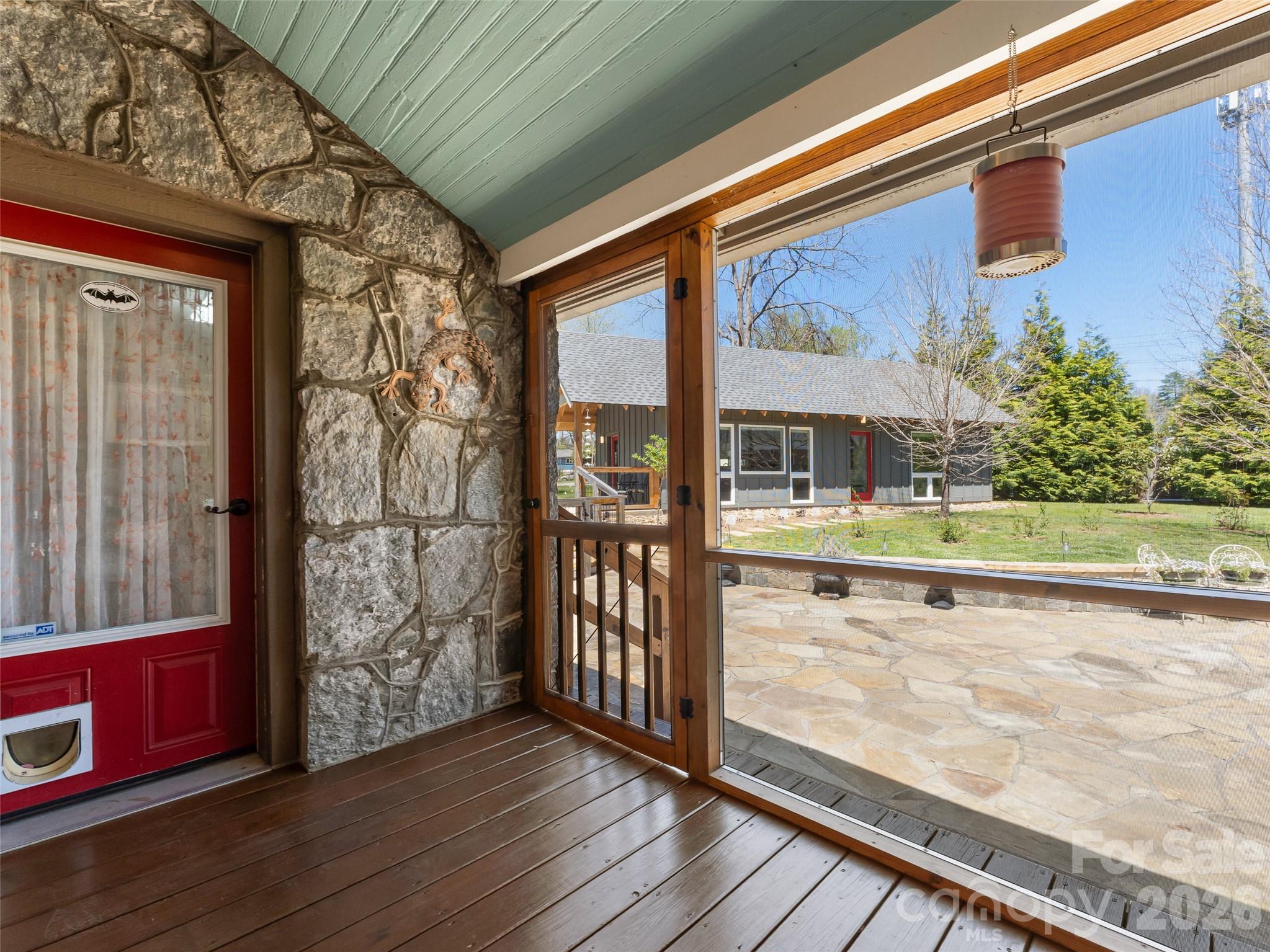 60 W Morgan Street — Brevard