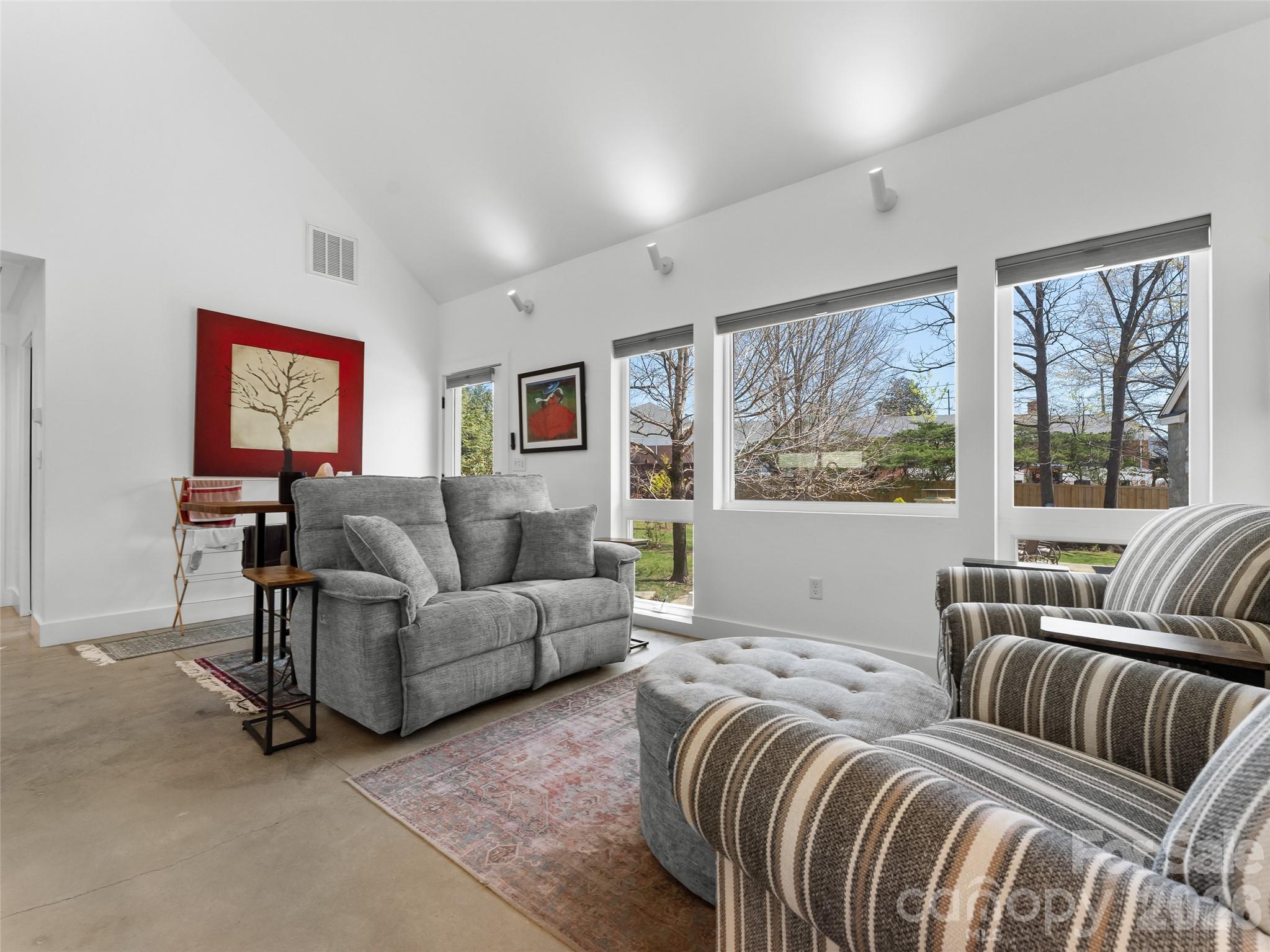 60 W Morgan Street — Brevard