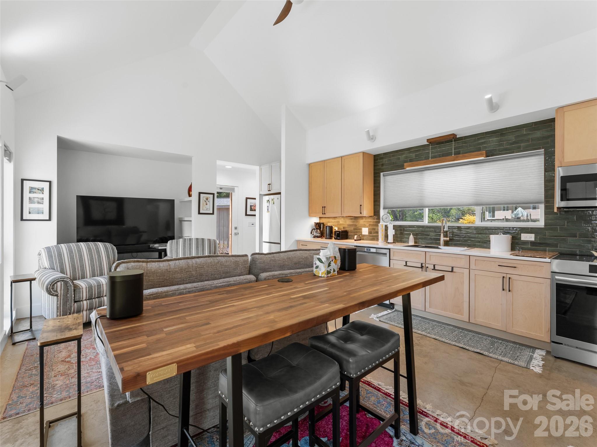 60 W Morgan Street — Brevard