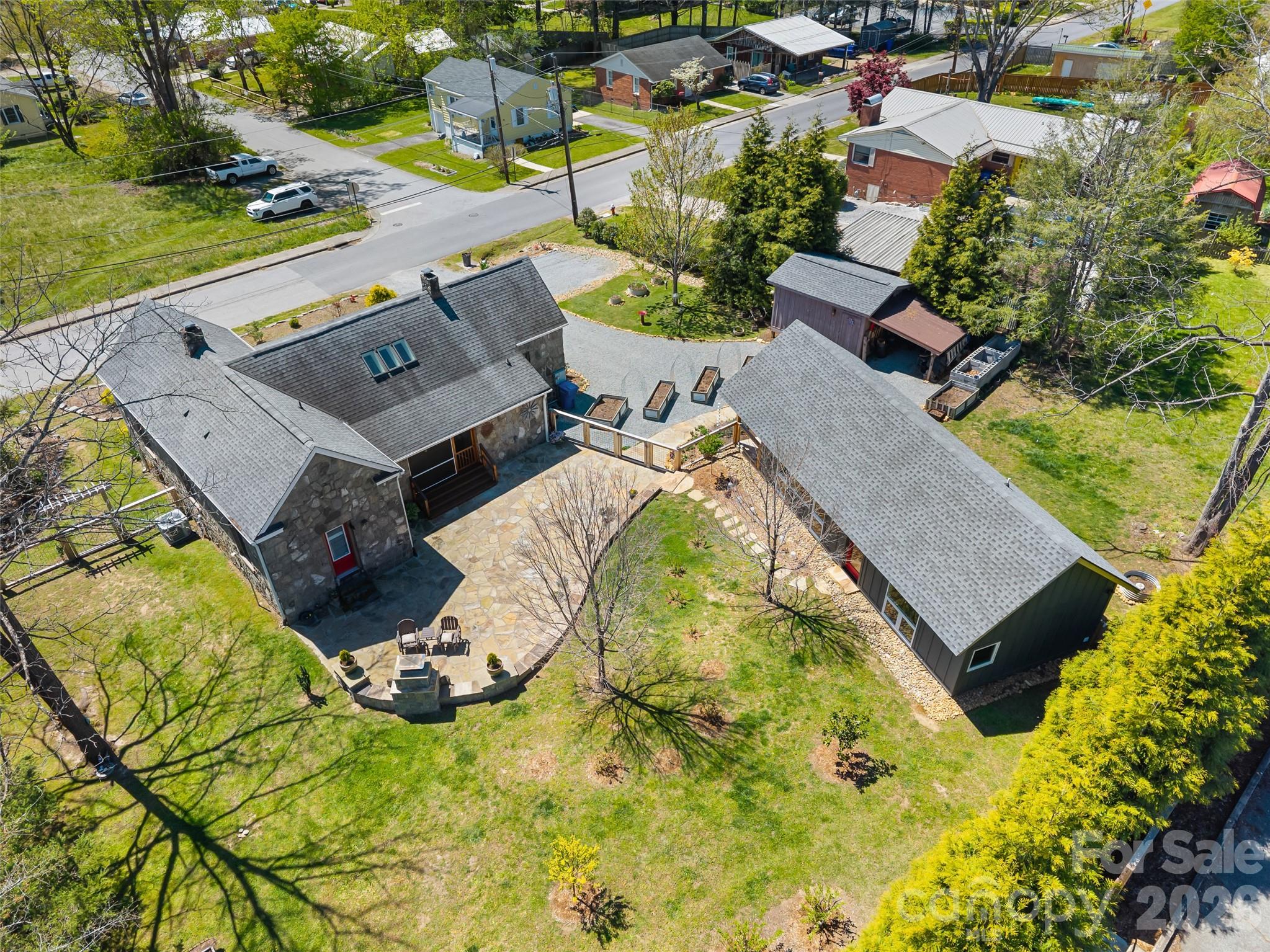 60 W Morgan Street — Brevard