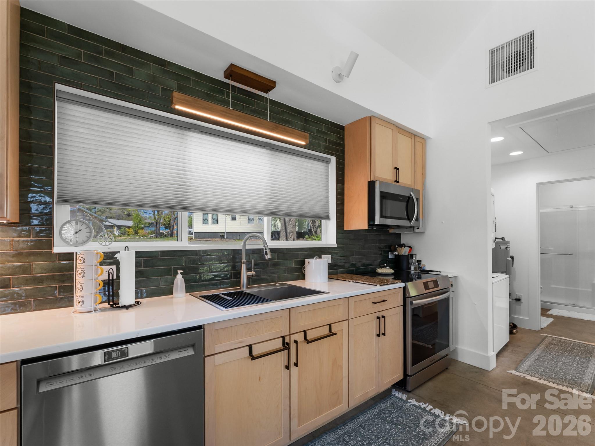 60 W Morgan Street — Brevard