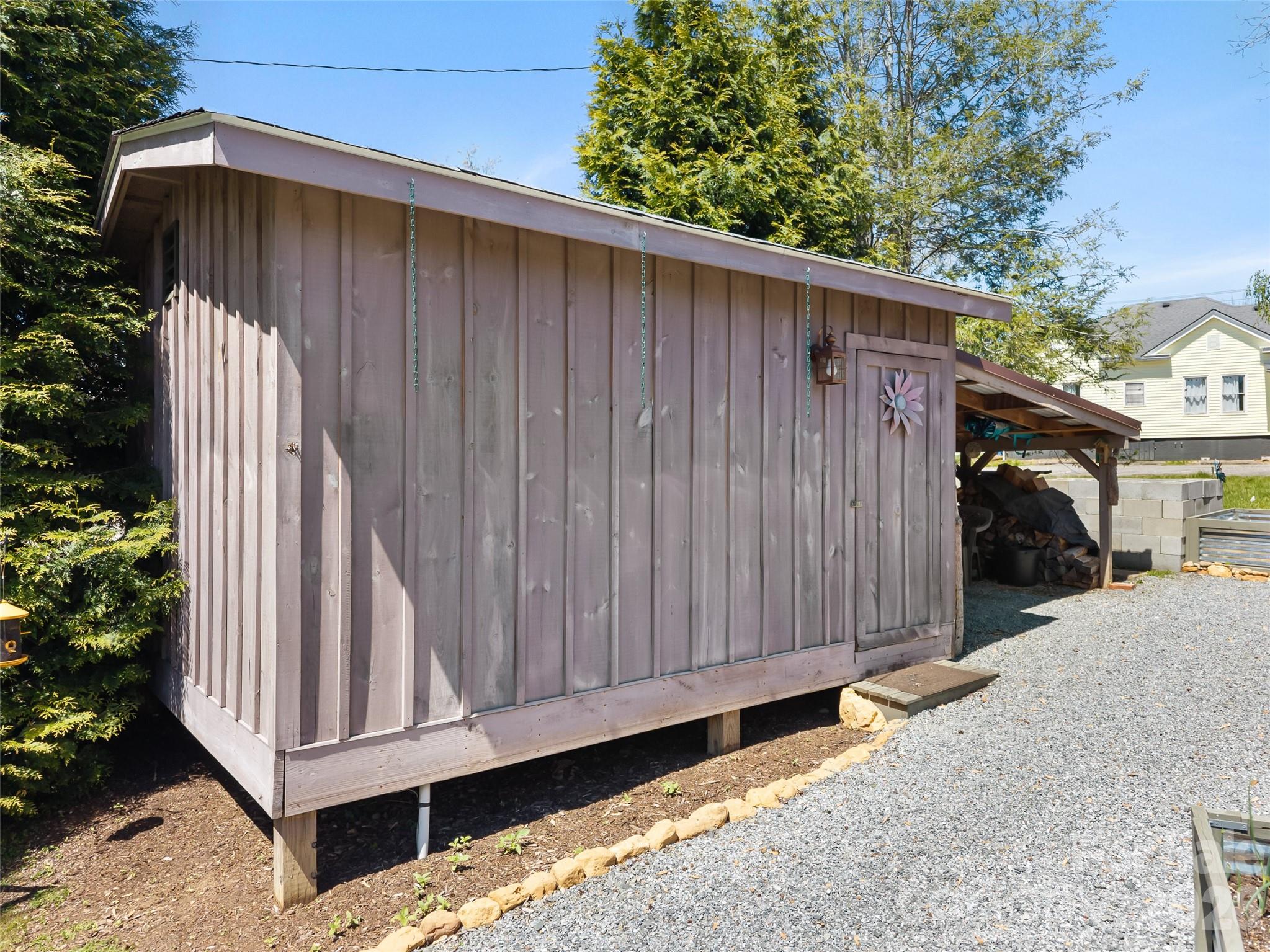 60 W Morgan Street — Brevard