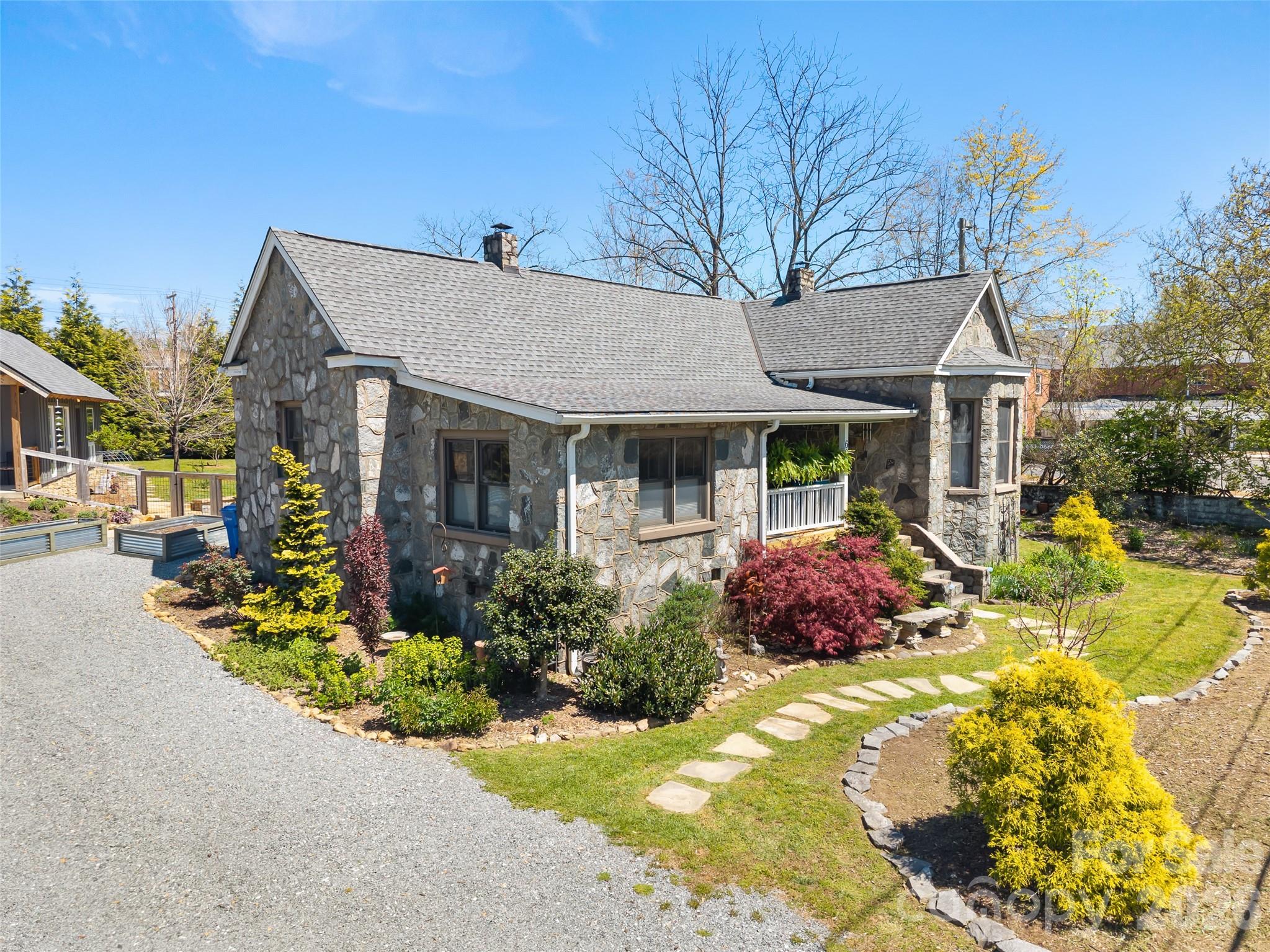 60 W Morgan Street — Brevard