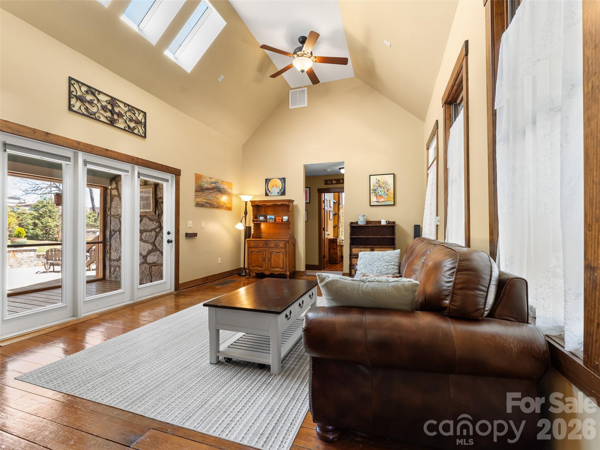 60 W Morgan Street — Brevard
