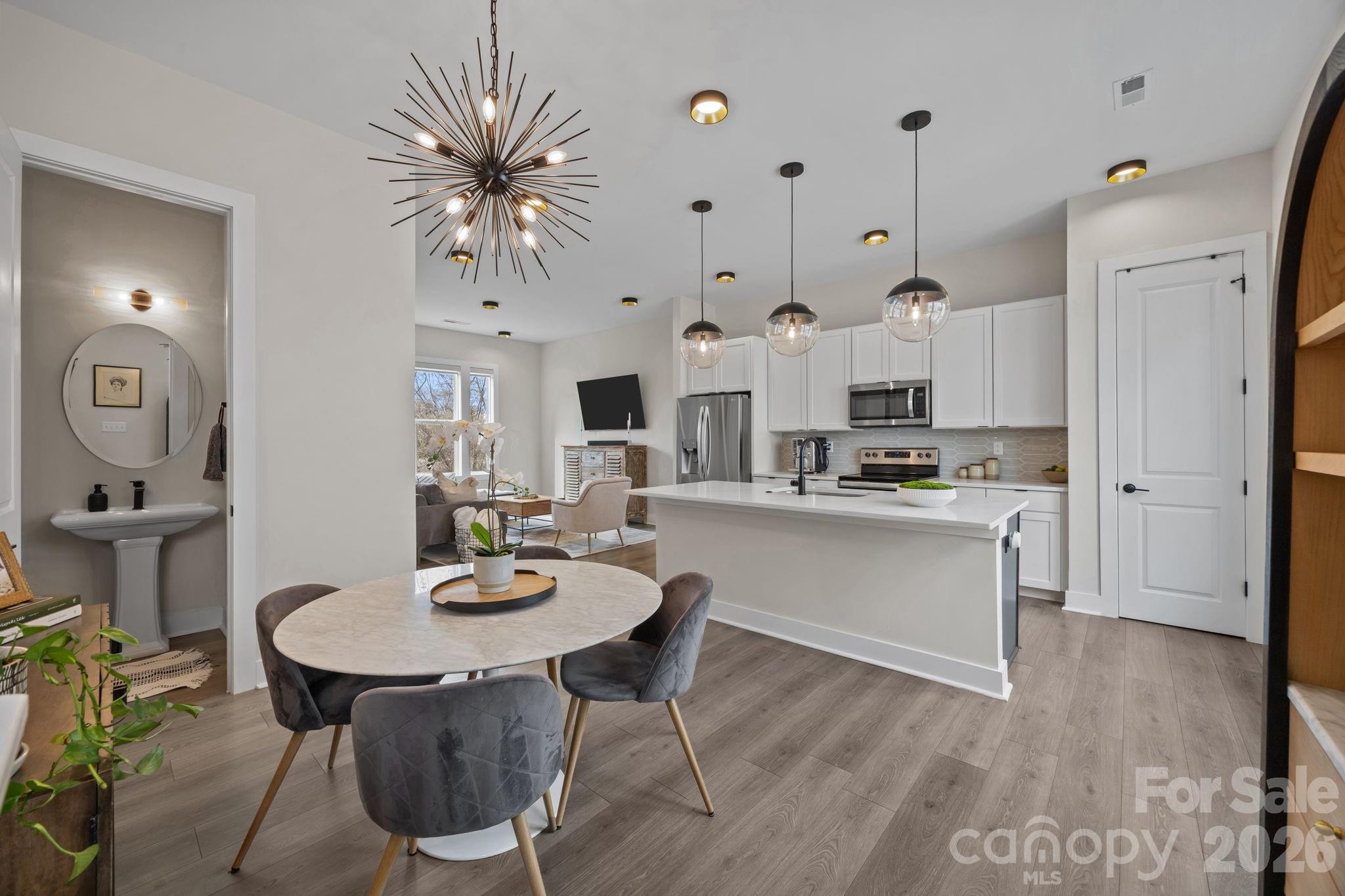 513 Strong Avenue — Charlotte