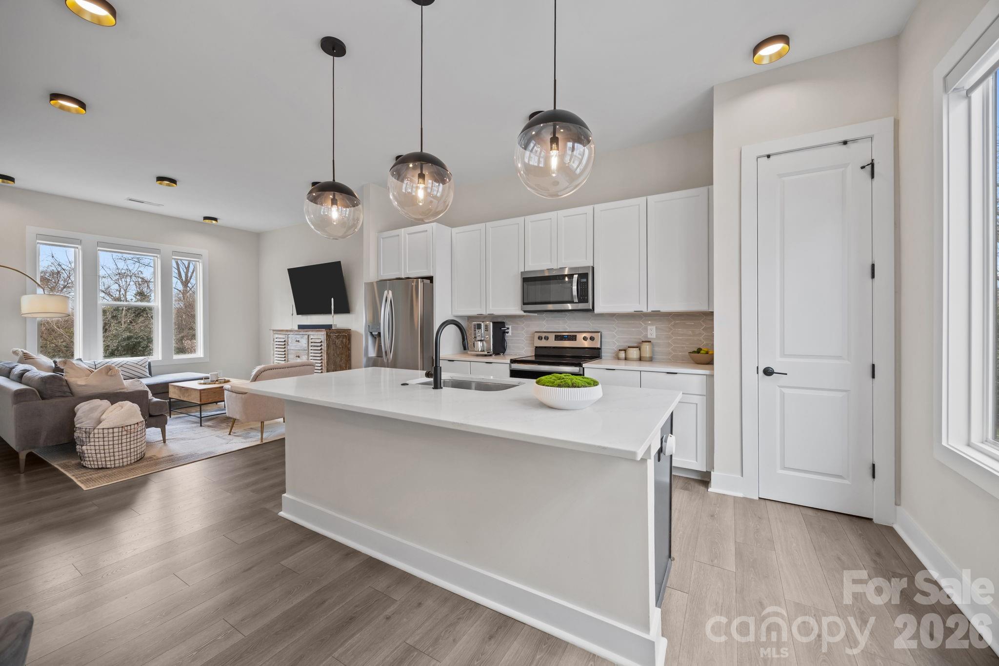 513 Strong Avenue — Charlotte