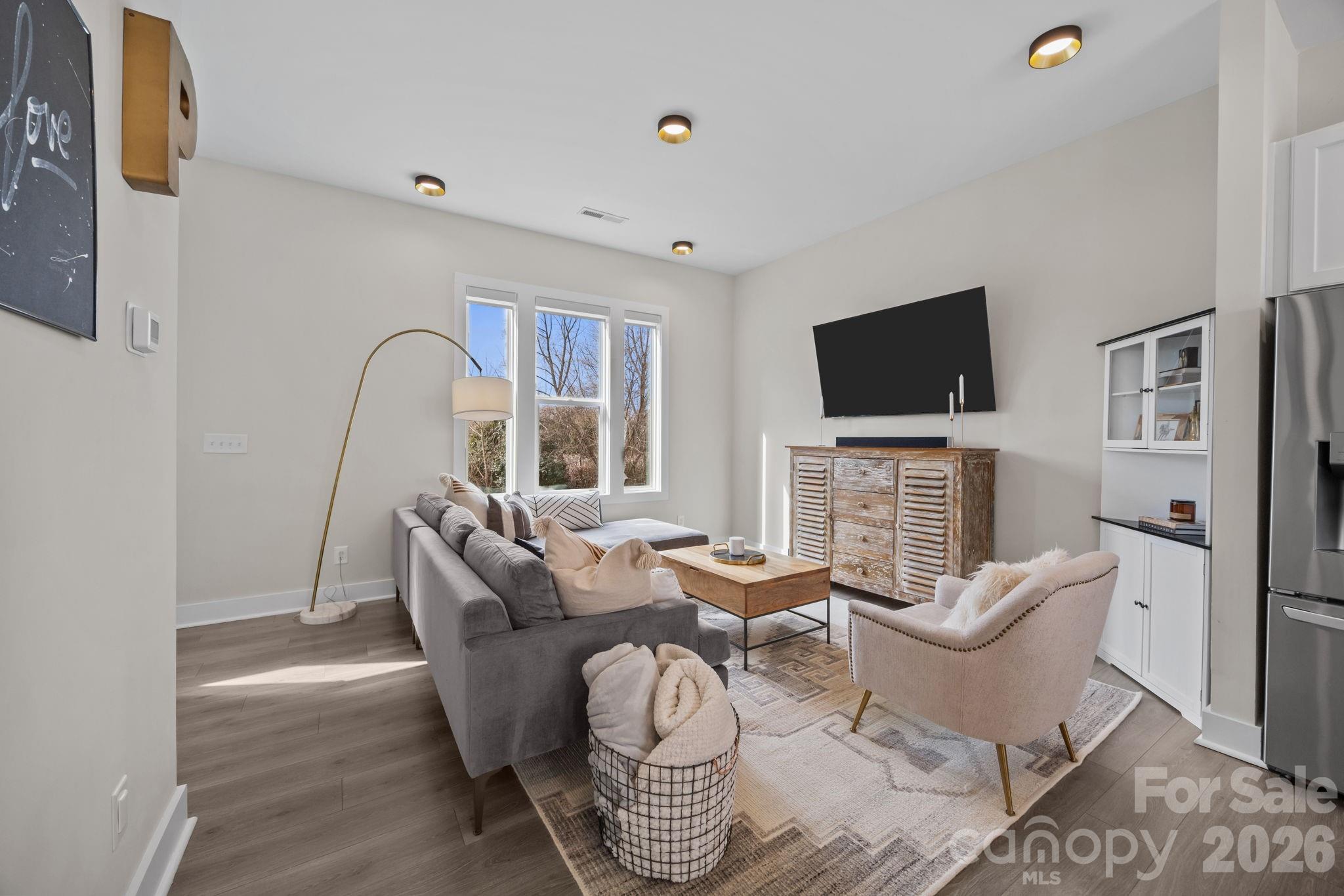 513 Strong Avenue — Charlotte