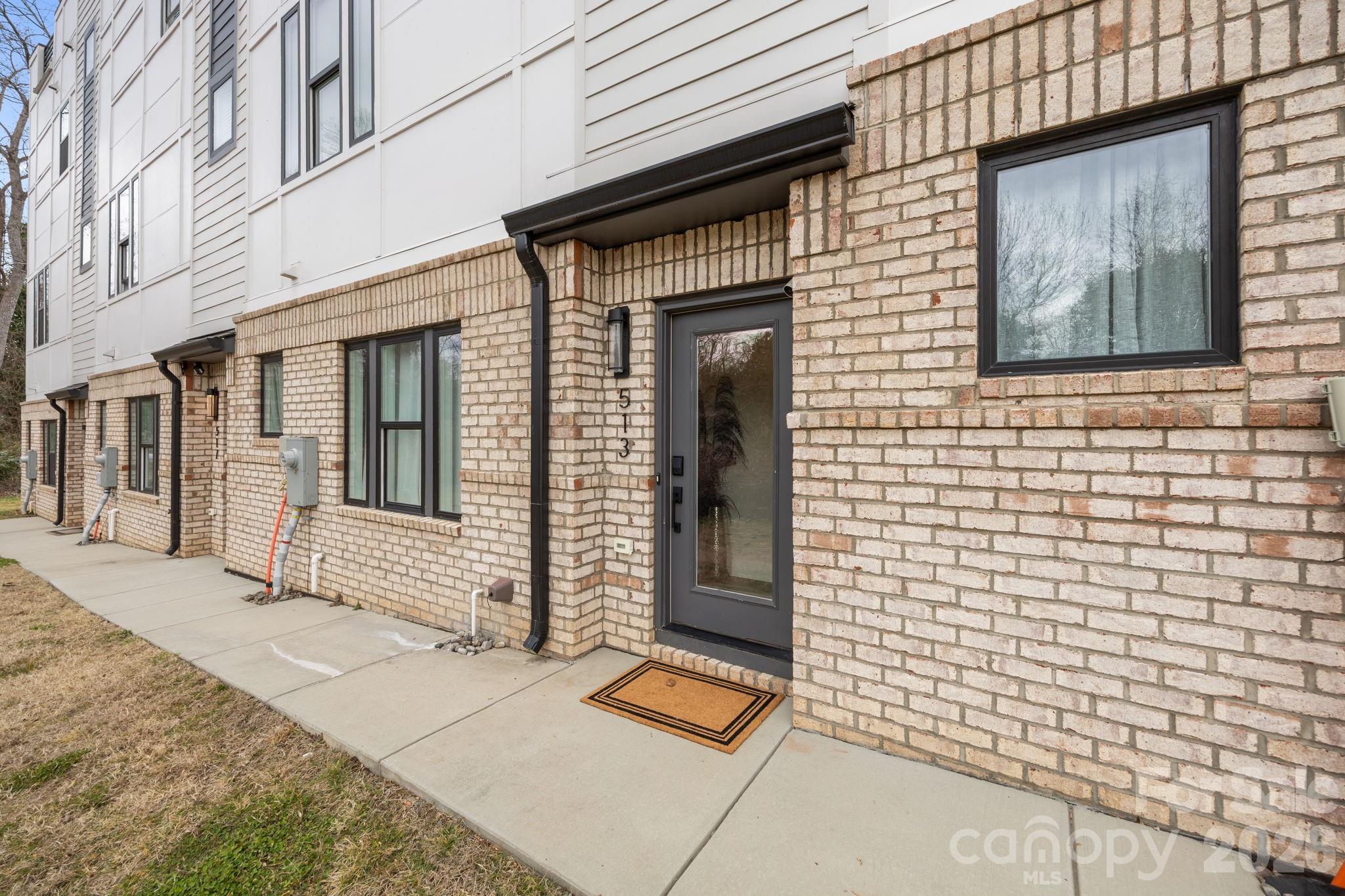 513 Strong Avenue — Charlotte