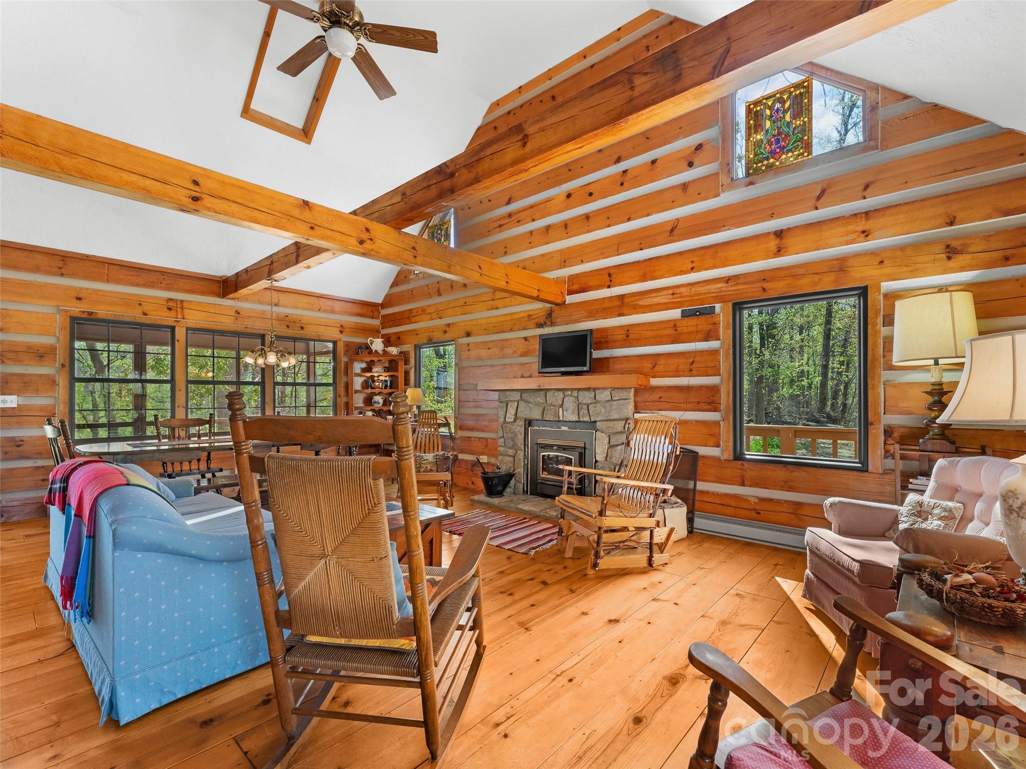 178 Tablerock Drive — Saluda