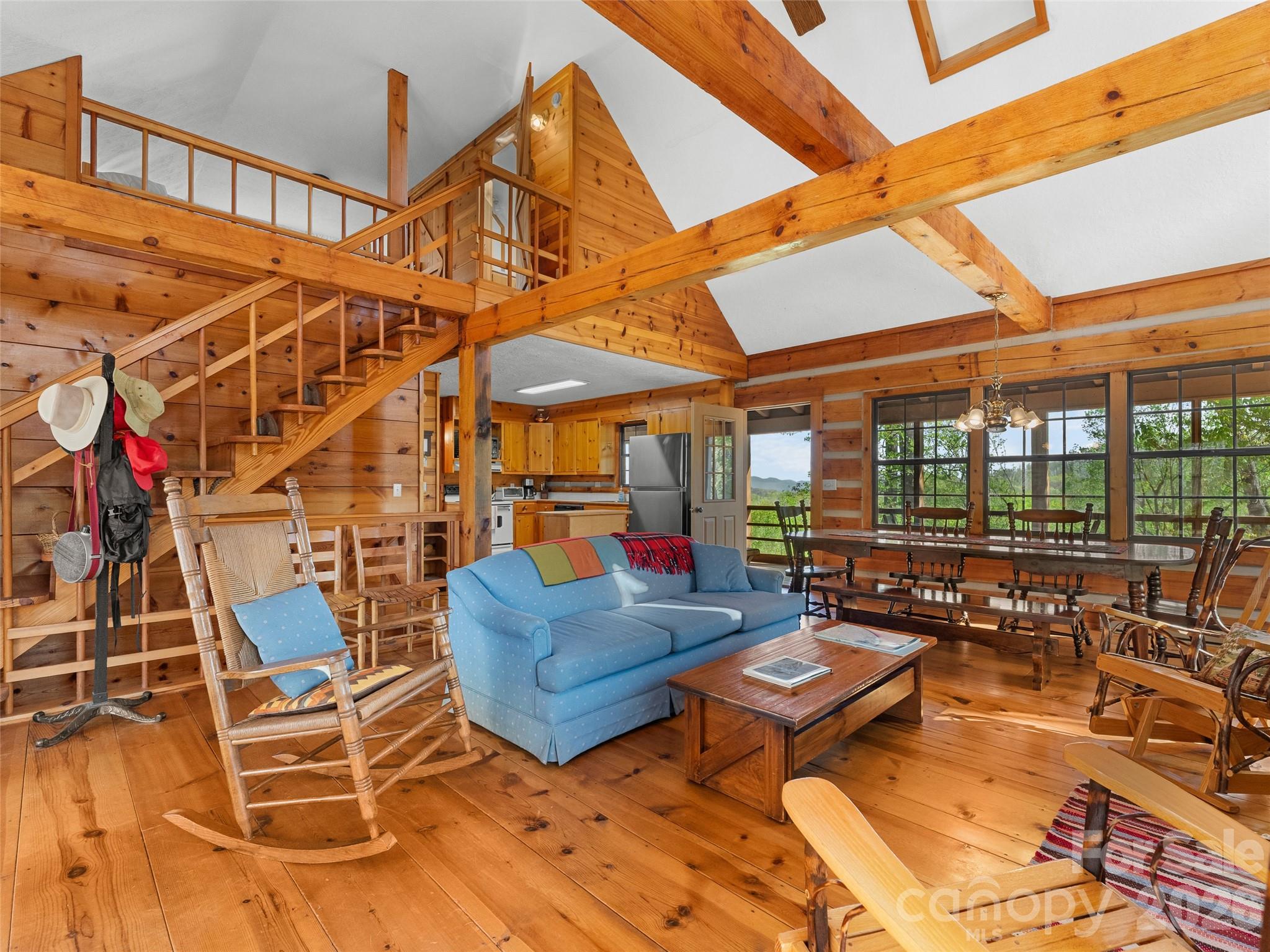 178 Tablerock Drive — Saluda