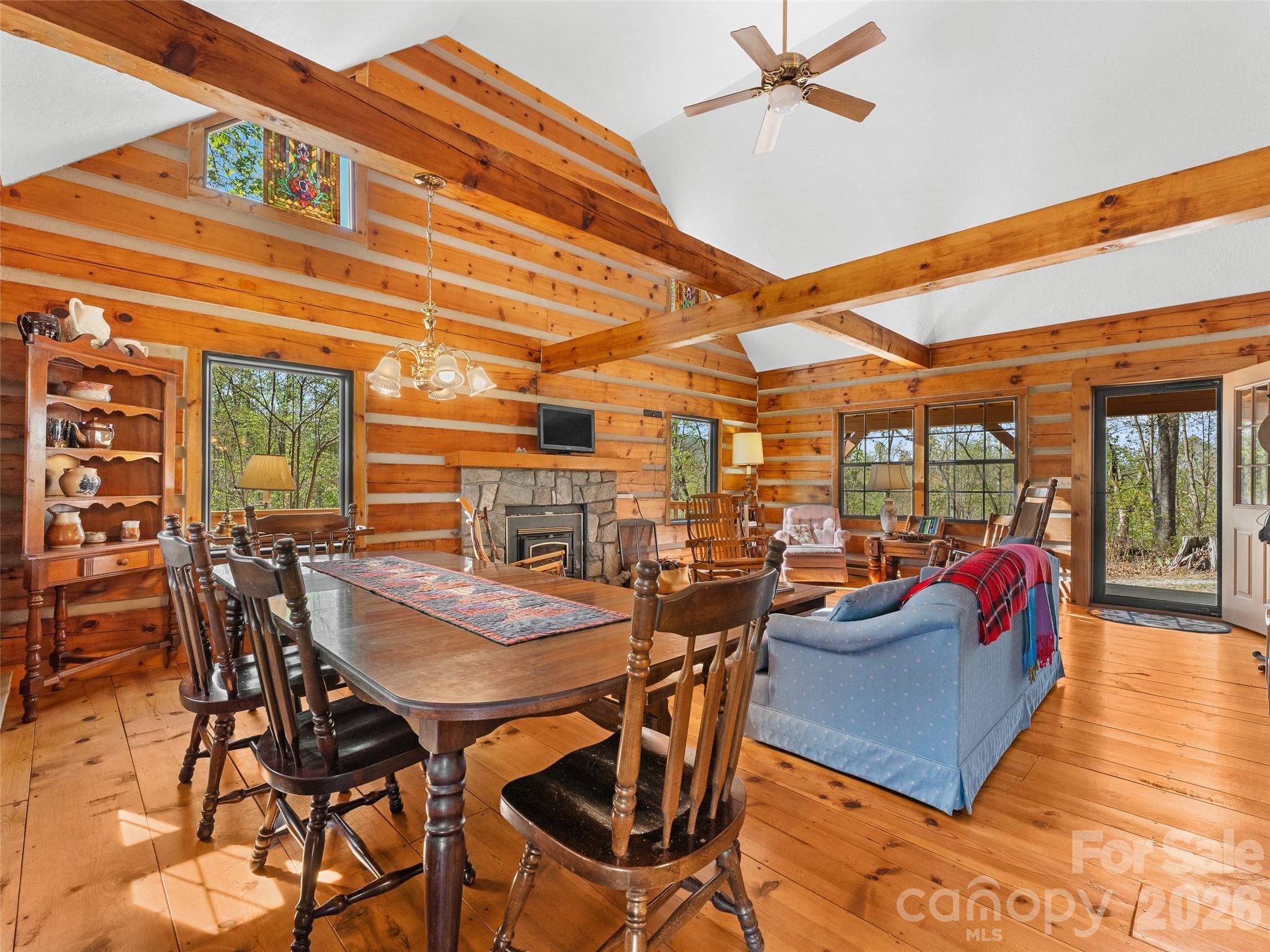 178 Tablerock Drive — Saluda