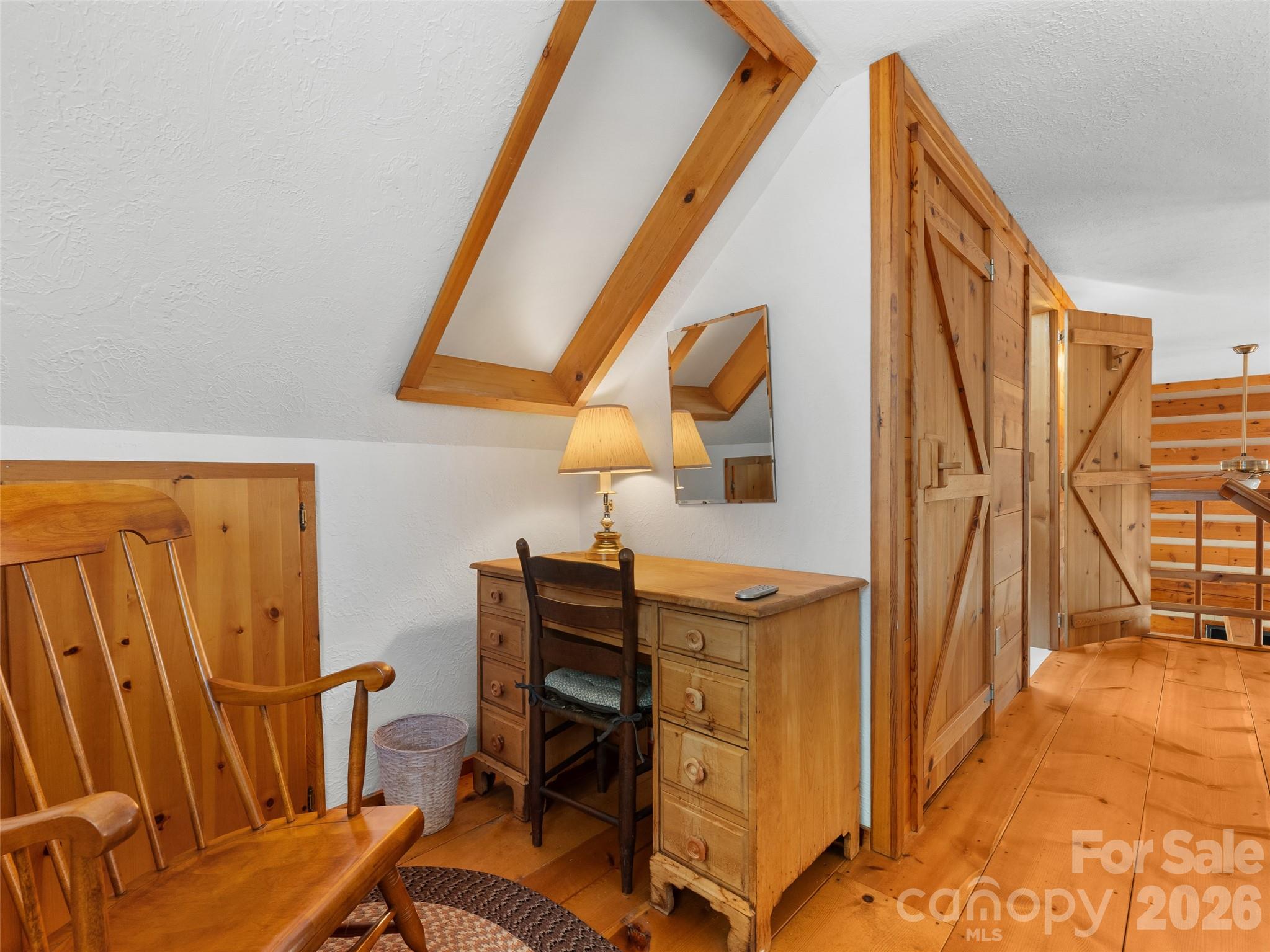 178 Tablerock Drive — Saluda