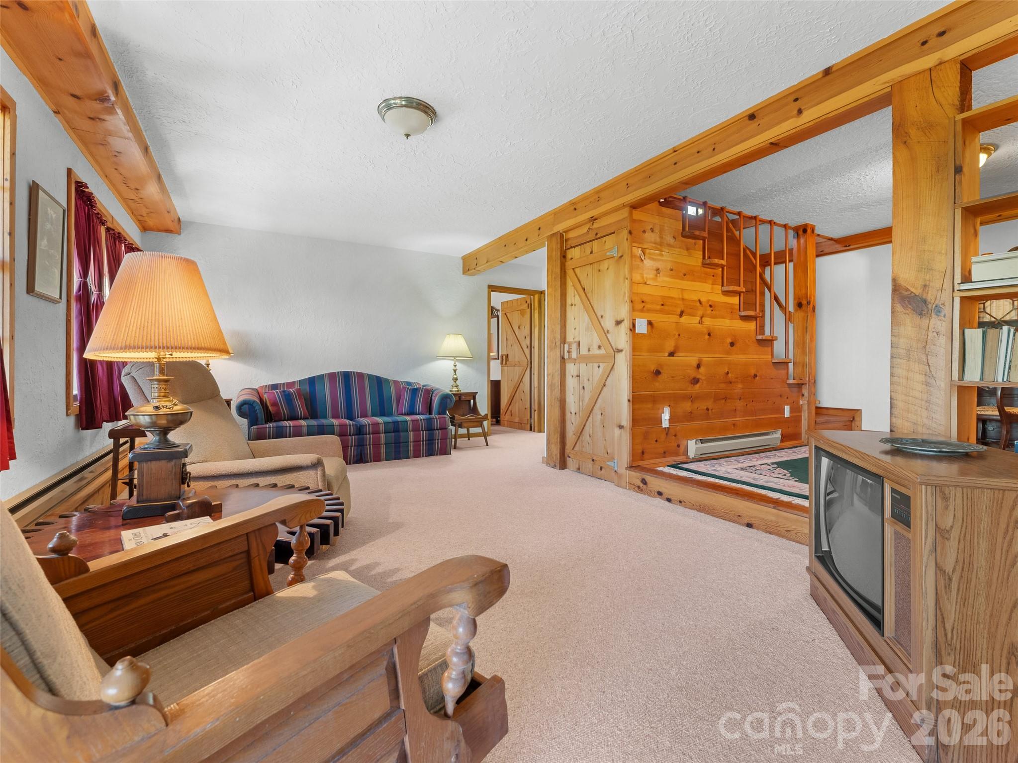 178 Tablerock Drive — Saluda