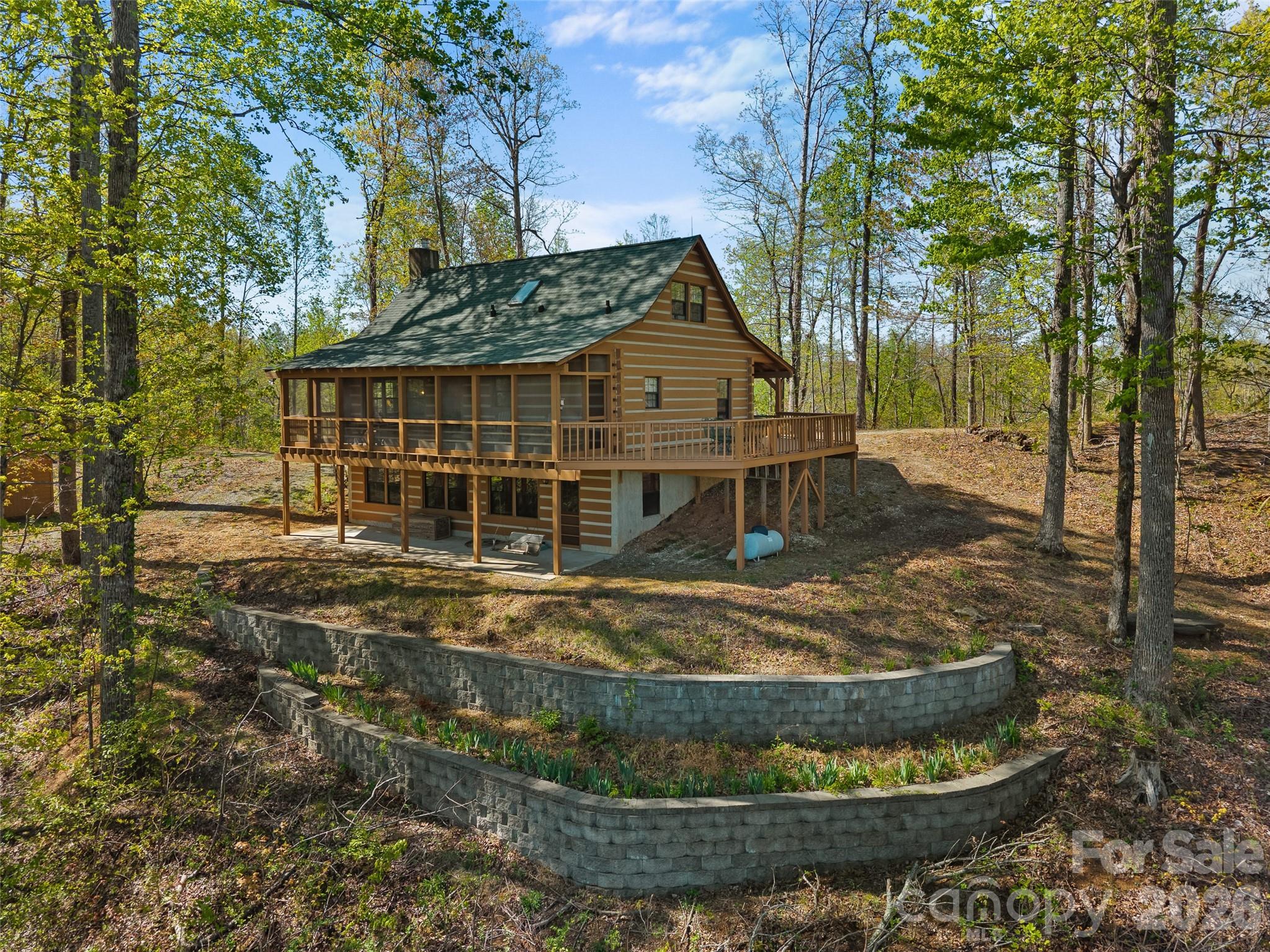 178 Tablerock Drive — Saluda