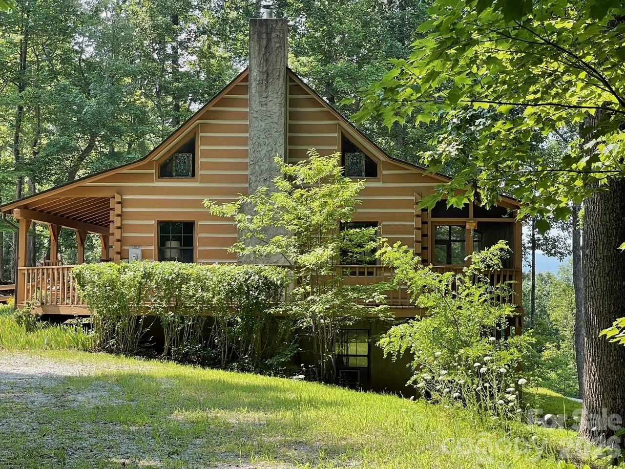 178 Tablerock Drive — Saluda
