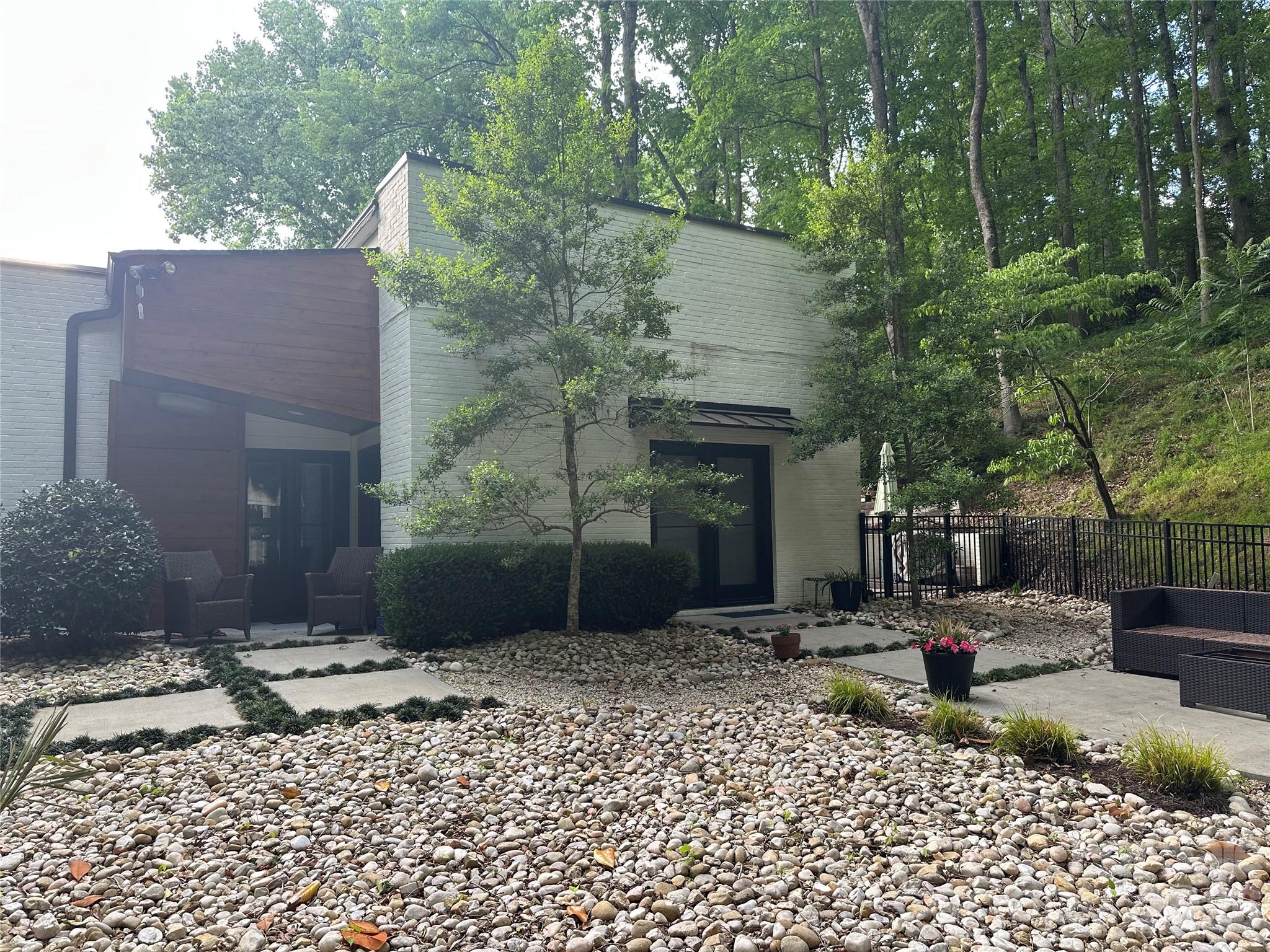 3316 Johnny Cake Lane — Charlotte