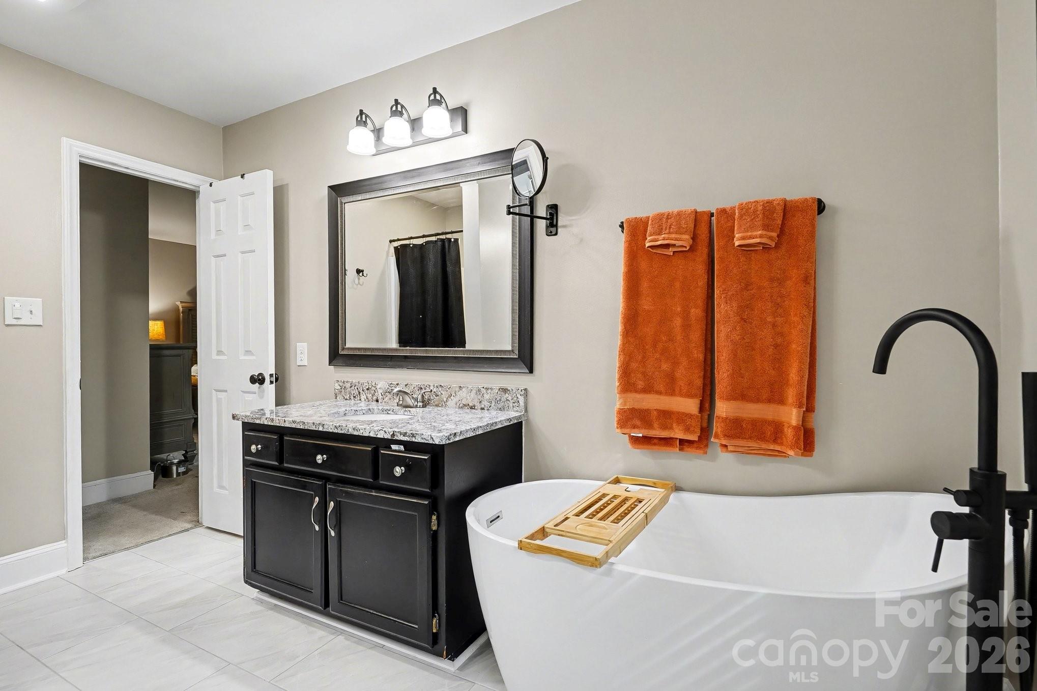 8637 Quarters Lane — Mint Hill