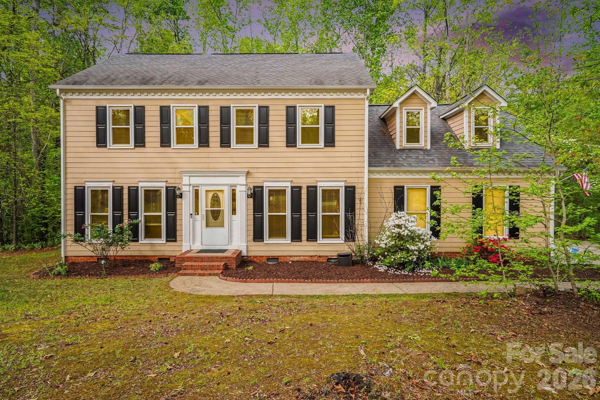 8637 Quarters Lane — Mint Hill