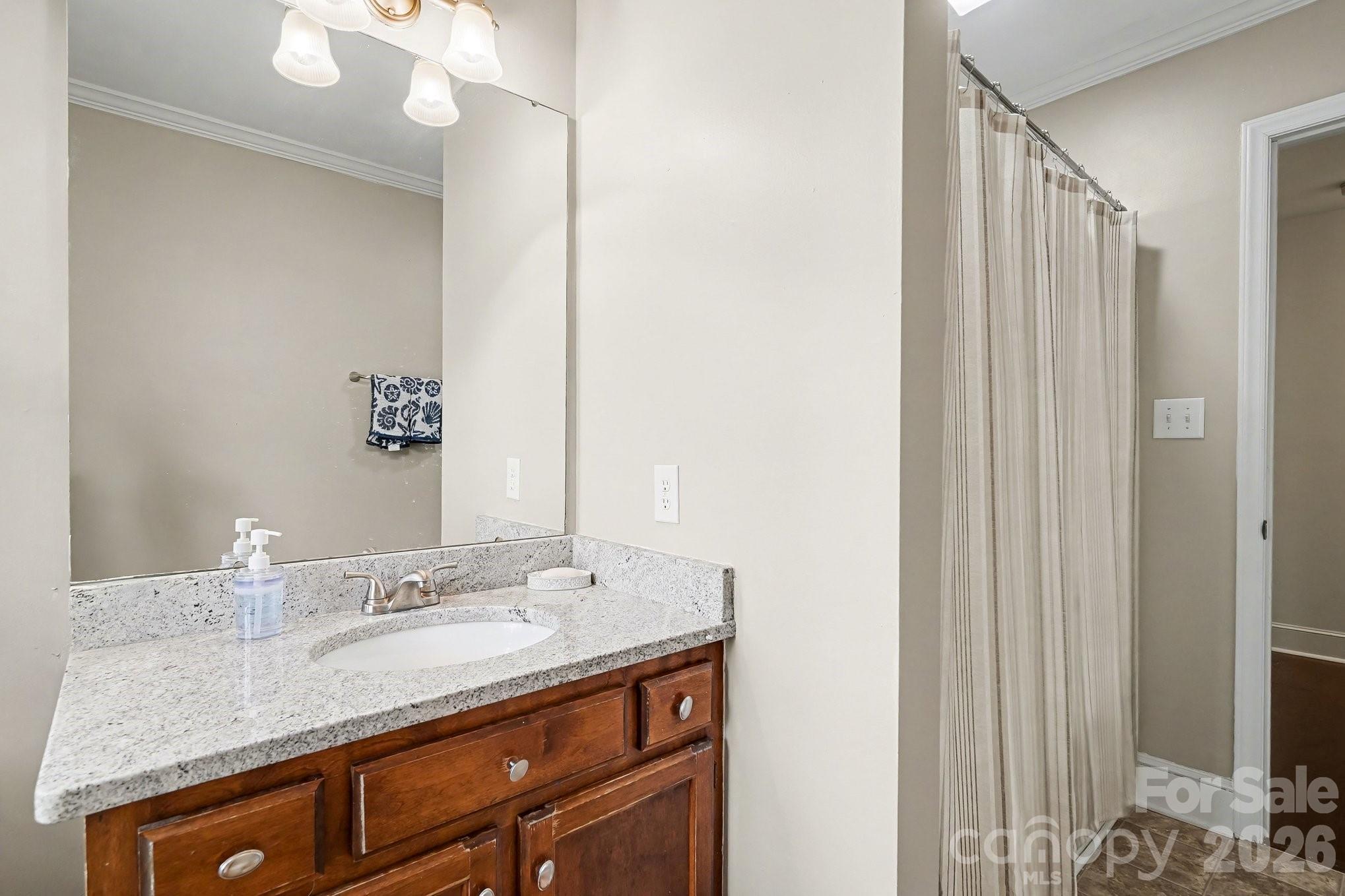 8637 Quarters Lane — Mint Hill