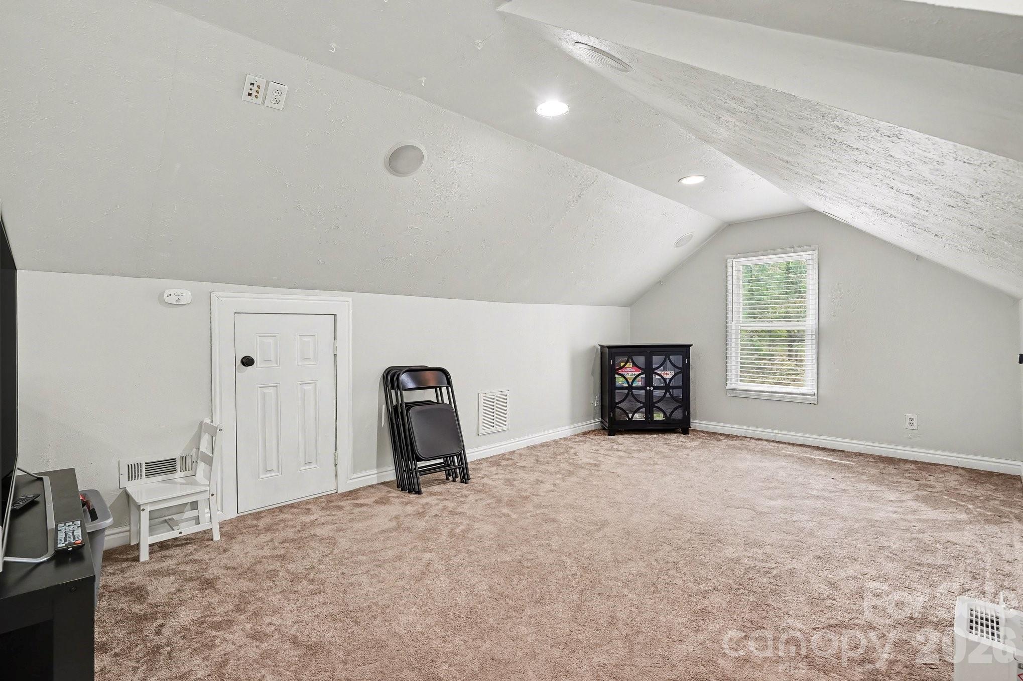 8637 Quarters Lane — Mint Hill