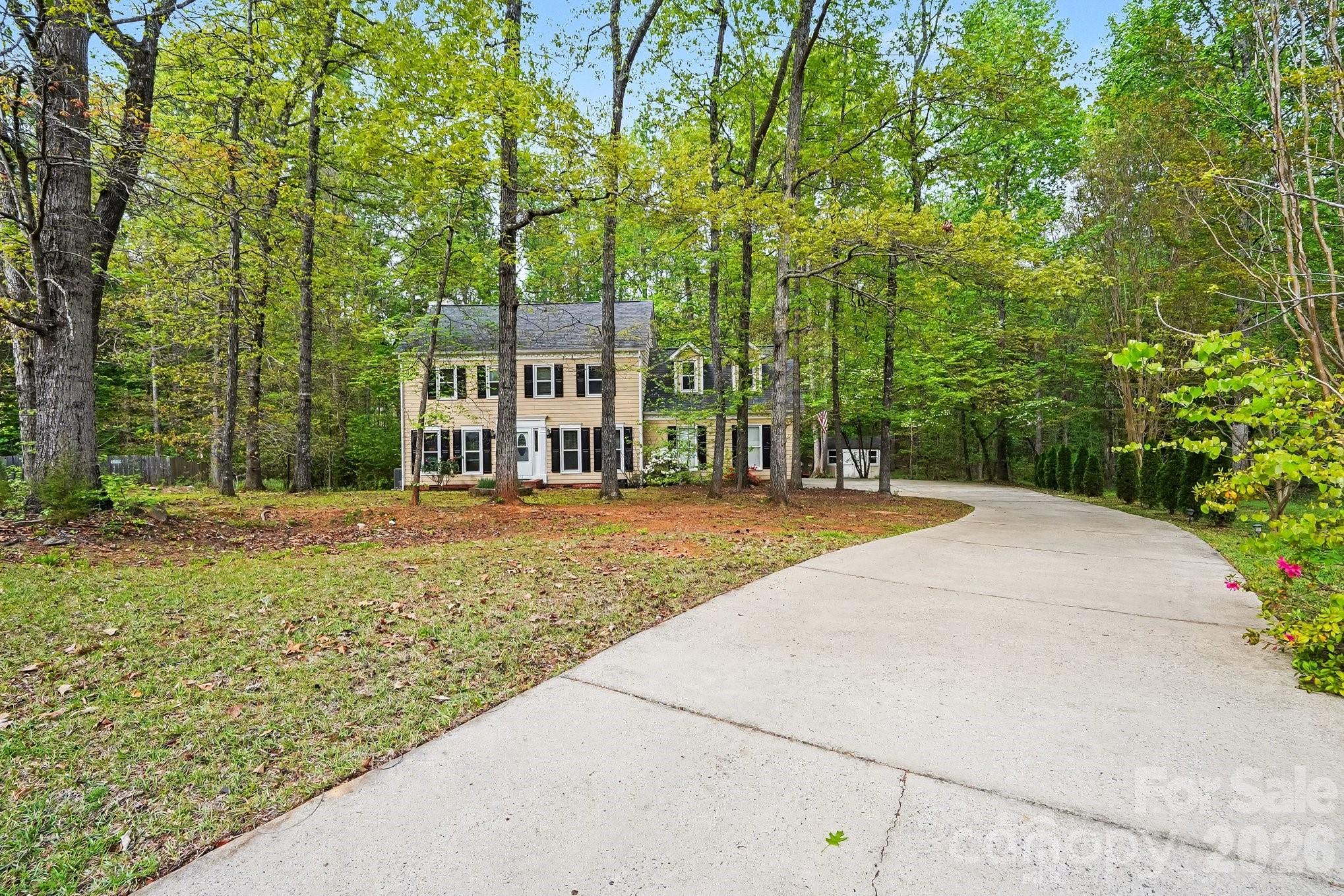 8637 Quarters Lane — Mint Hill