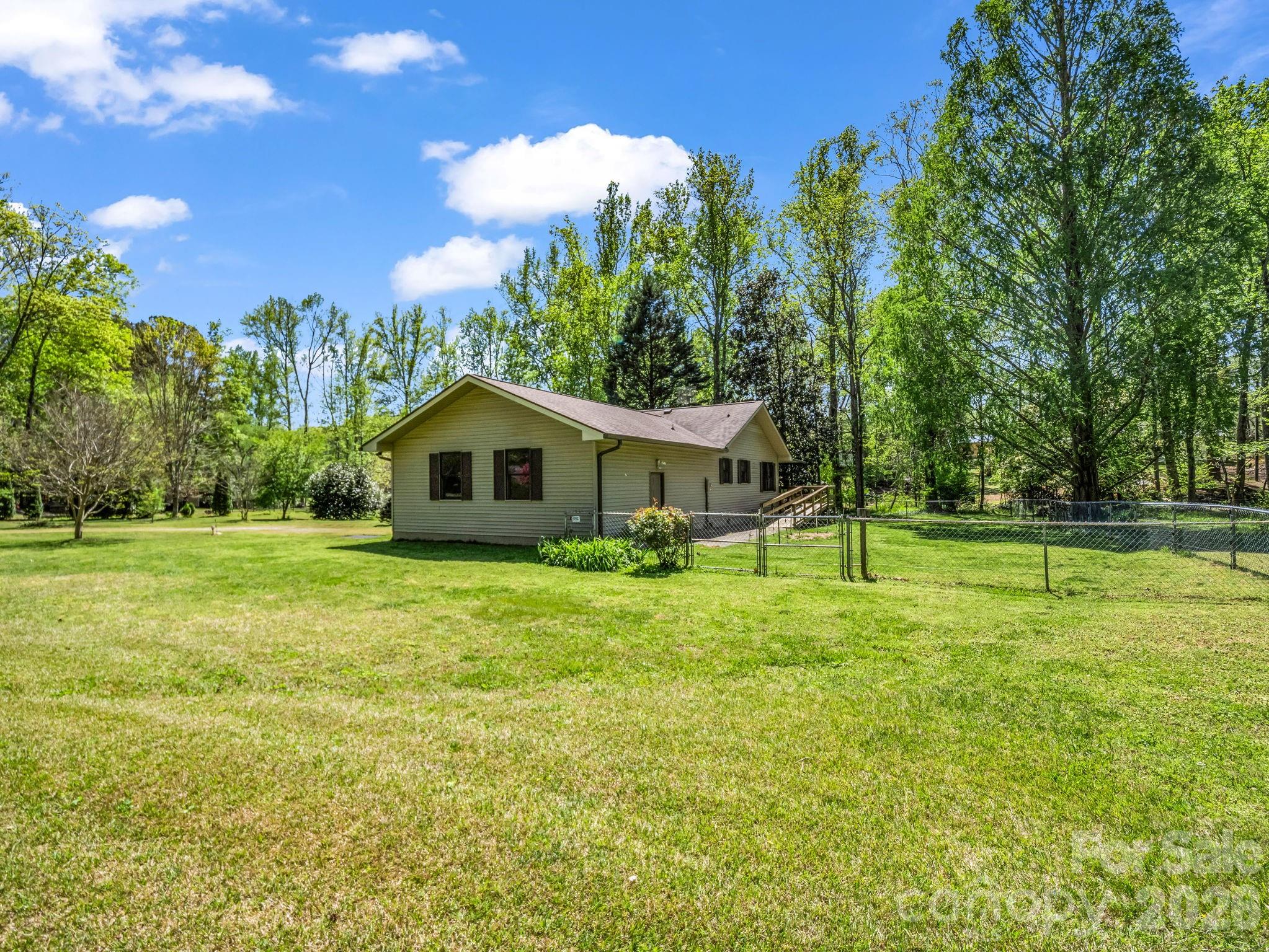 80 Fox Briar Drive — Columbus