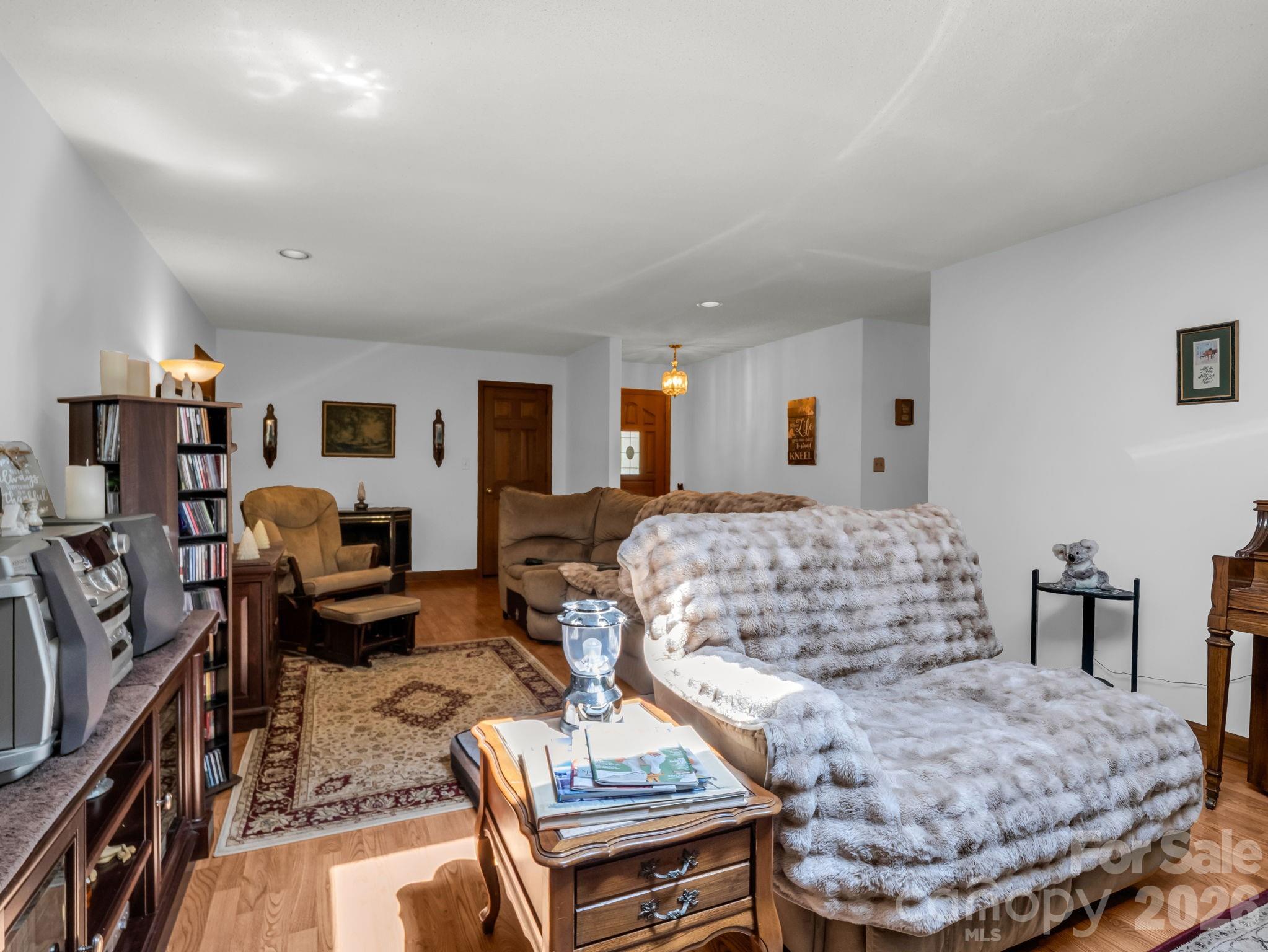 80 Fox Briar Drive — Columbus