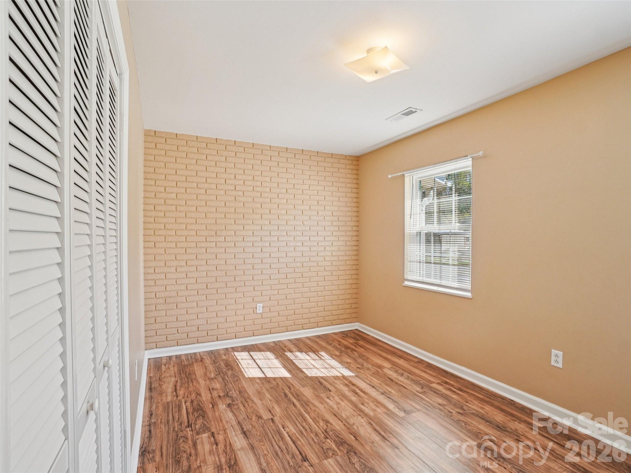 88 Lees Creek Road — Asheville