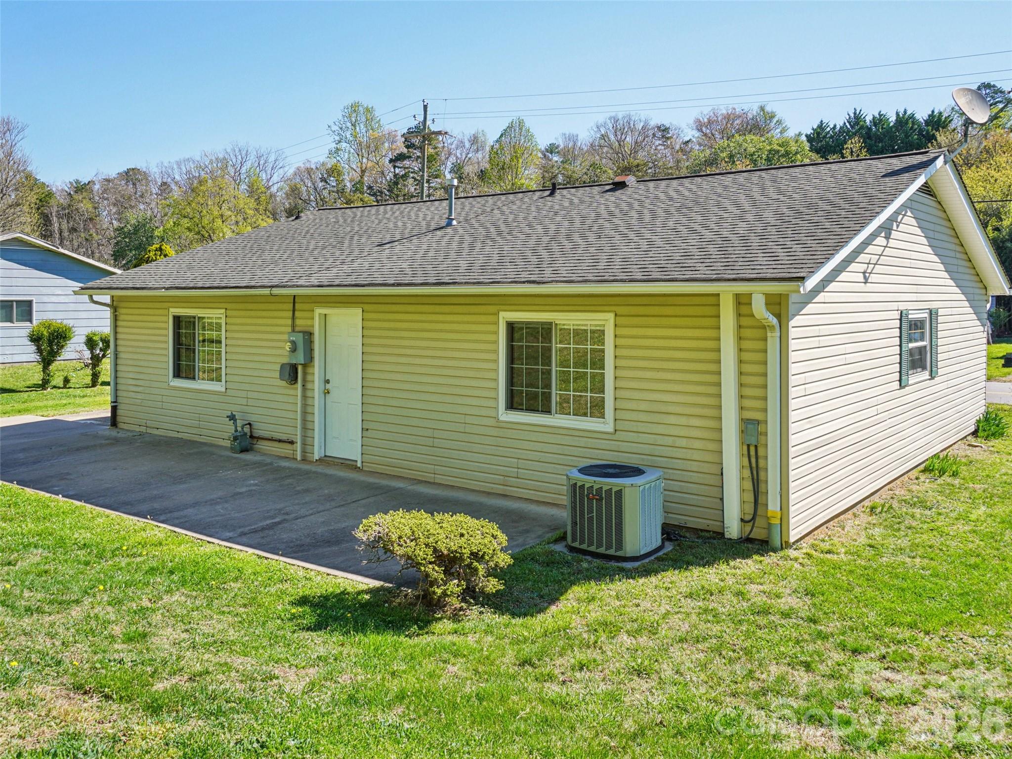 88 Lees Creek Road — Asheville