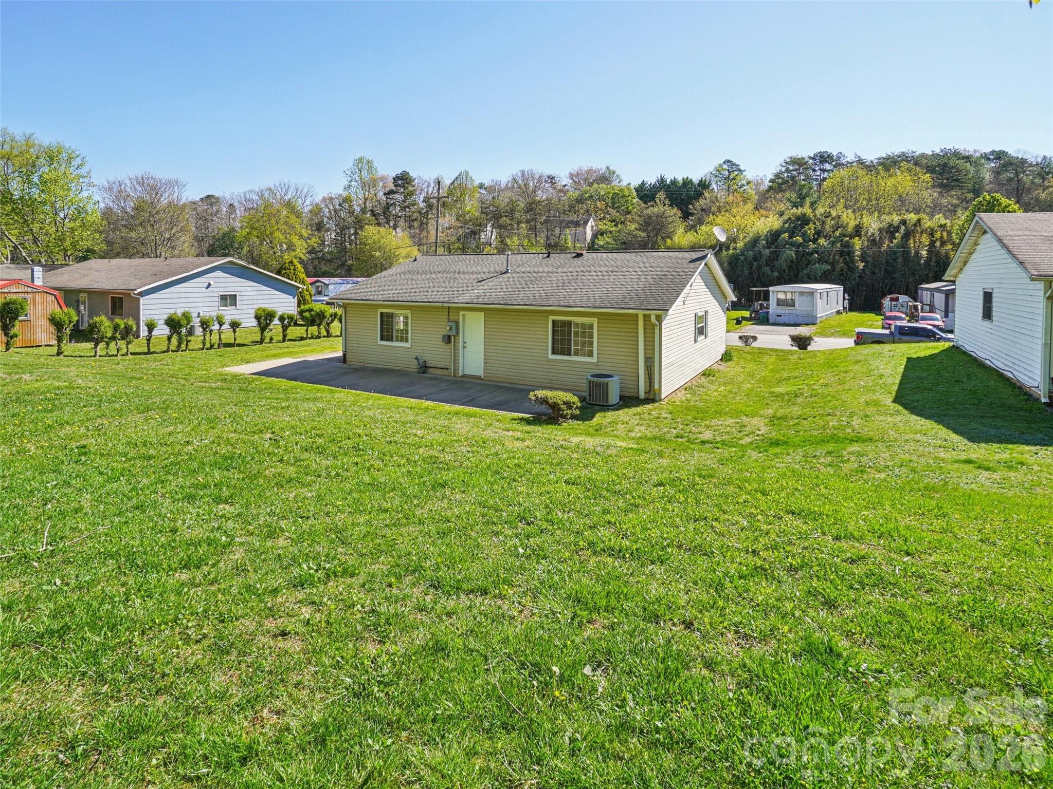 88 Lees Creek Road — Asheville