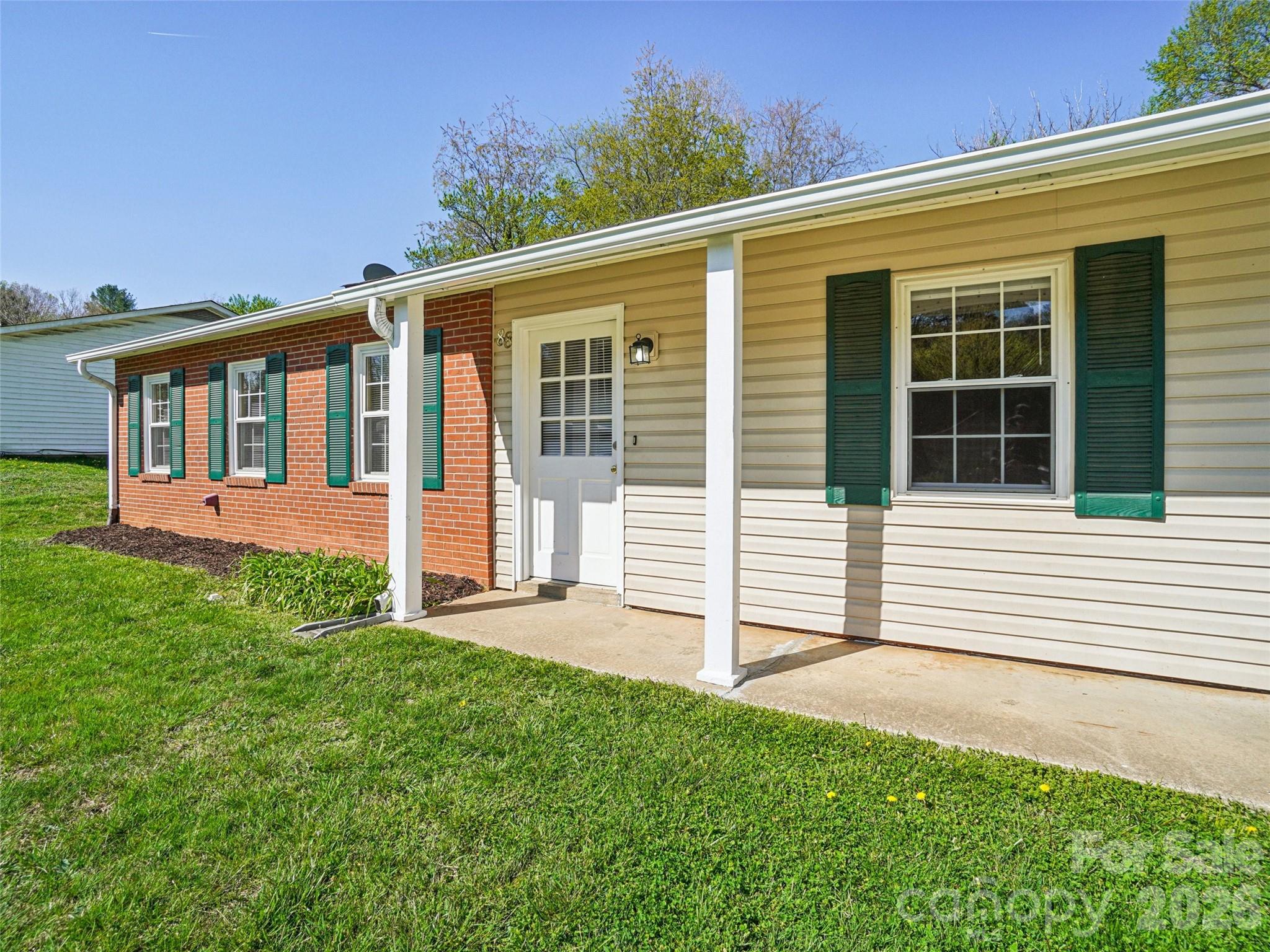 88 Lees Creek Road — Asheville